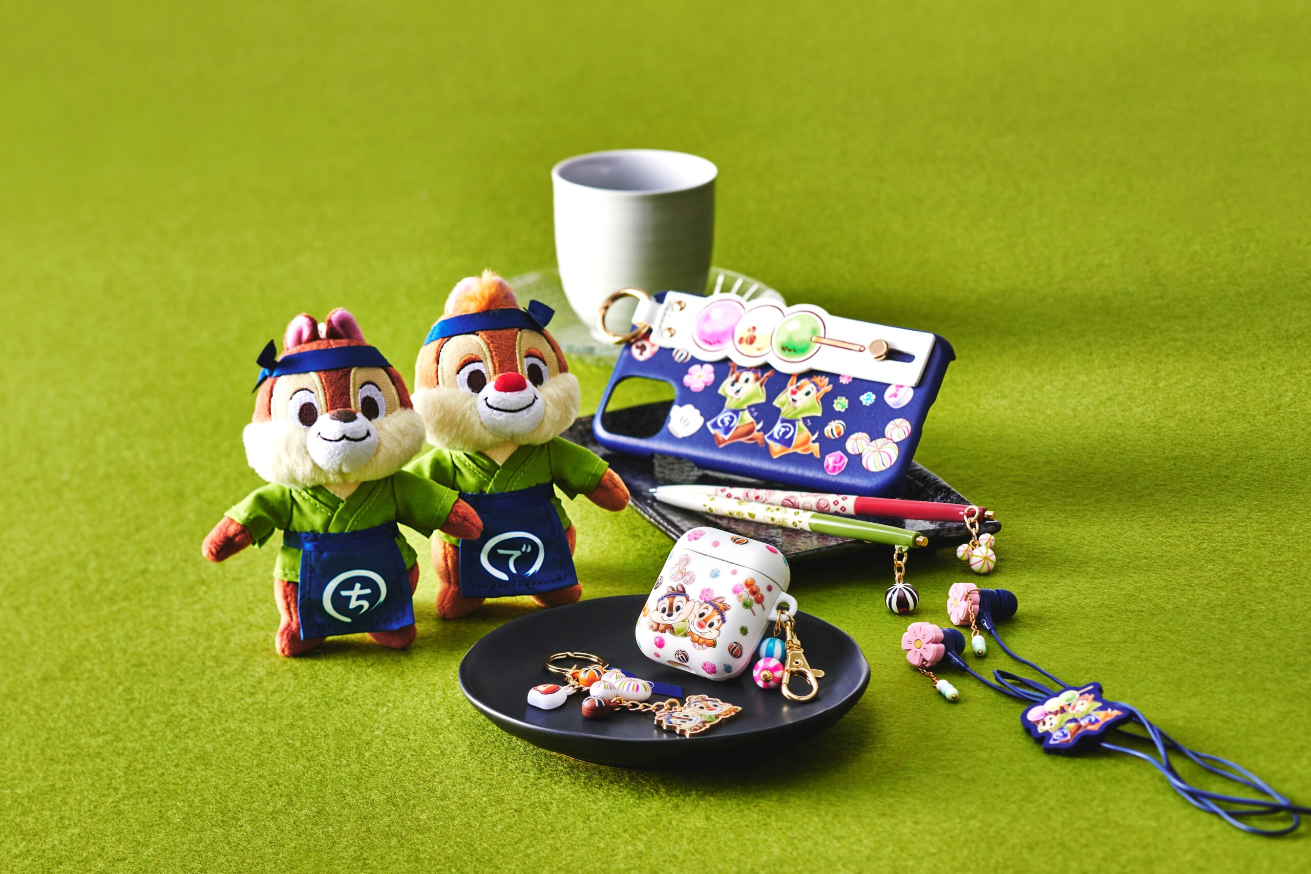 4月2日はチップ&デールの映画デビューの日!スペシャルな商品が3月23日(火)より順次登場