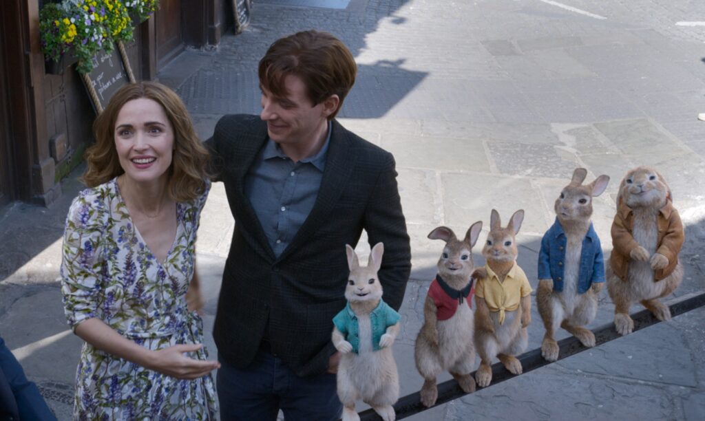 “モフカワ”だったピーターが悪党と密談⁉『ピーターラビット2/バーナバスの誘惑』シーン写真7点が一挙解禁