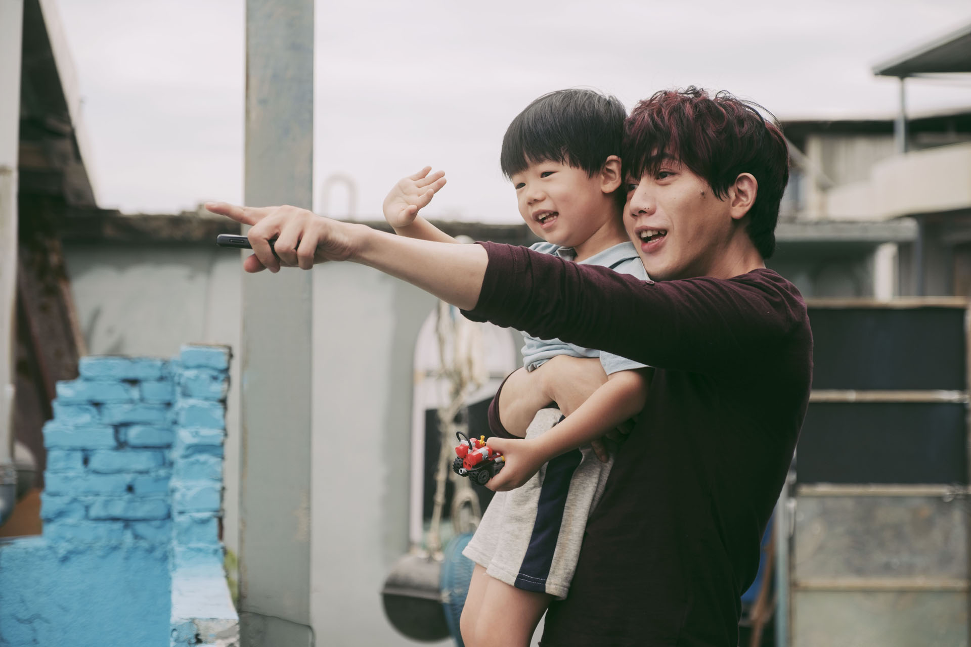 今は亡き同性パートナーとの愛があふれる『親愛なる君へ』主題歌「夢の中で」MVが解禁