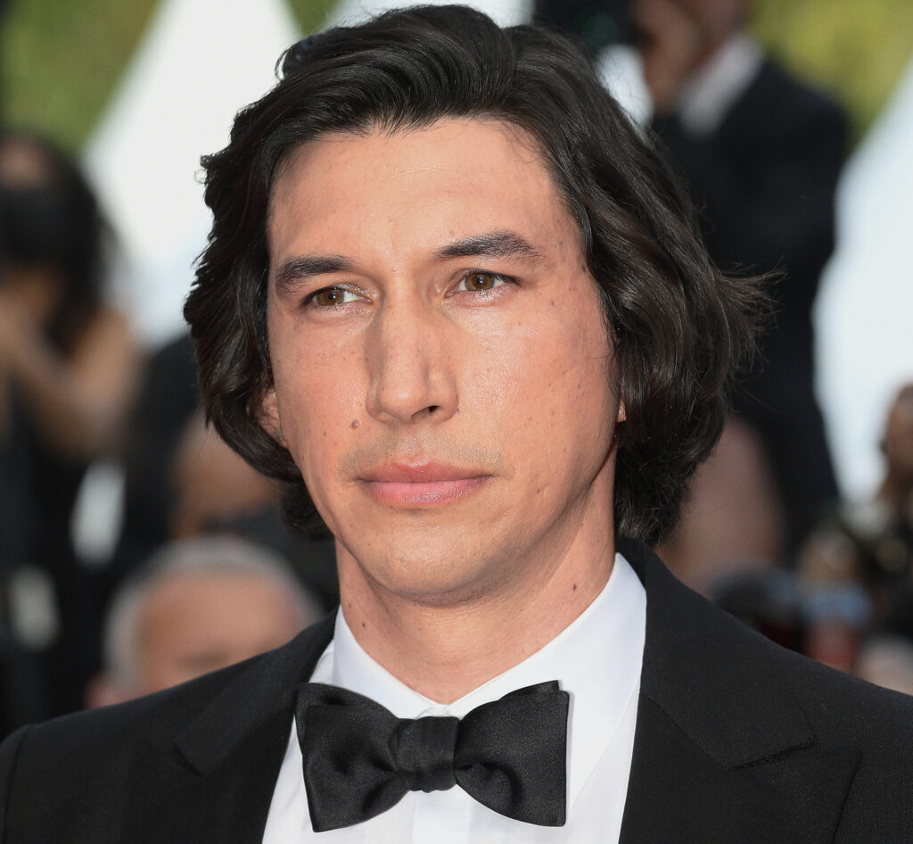 アダム・ドライバーがバーバリーのメンズ用フレグランスのアイコンに起用