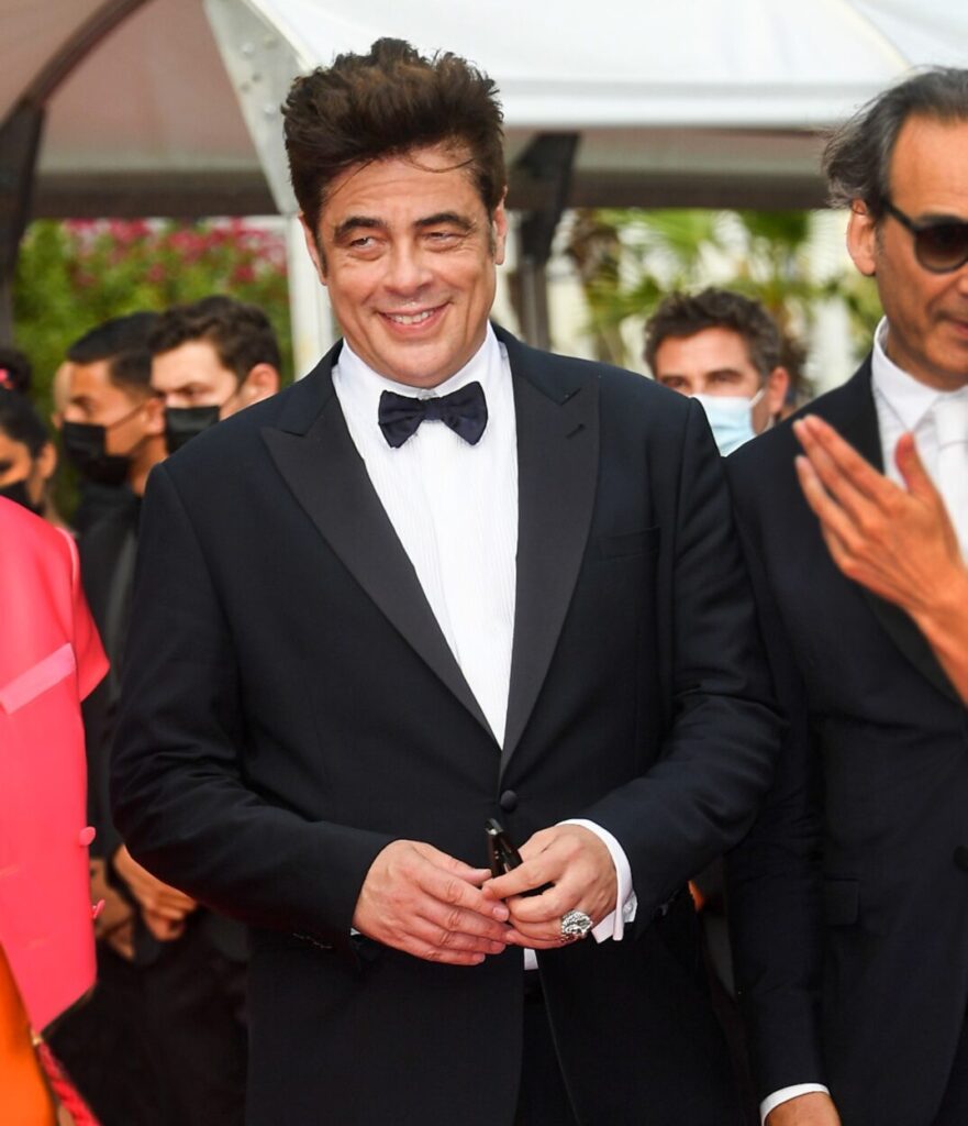 ベニチオ・デル・トロ、ルイ・ガレルらがカンヌ映画祭にアルマーニのタキシードスーツで登場