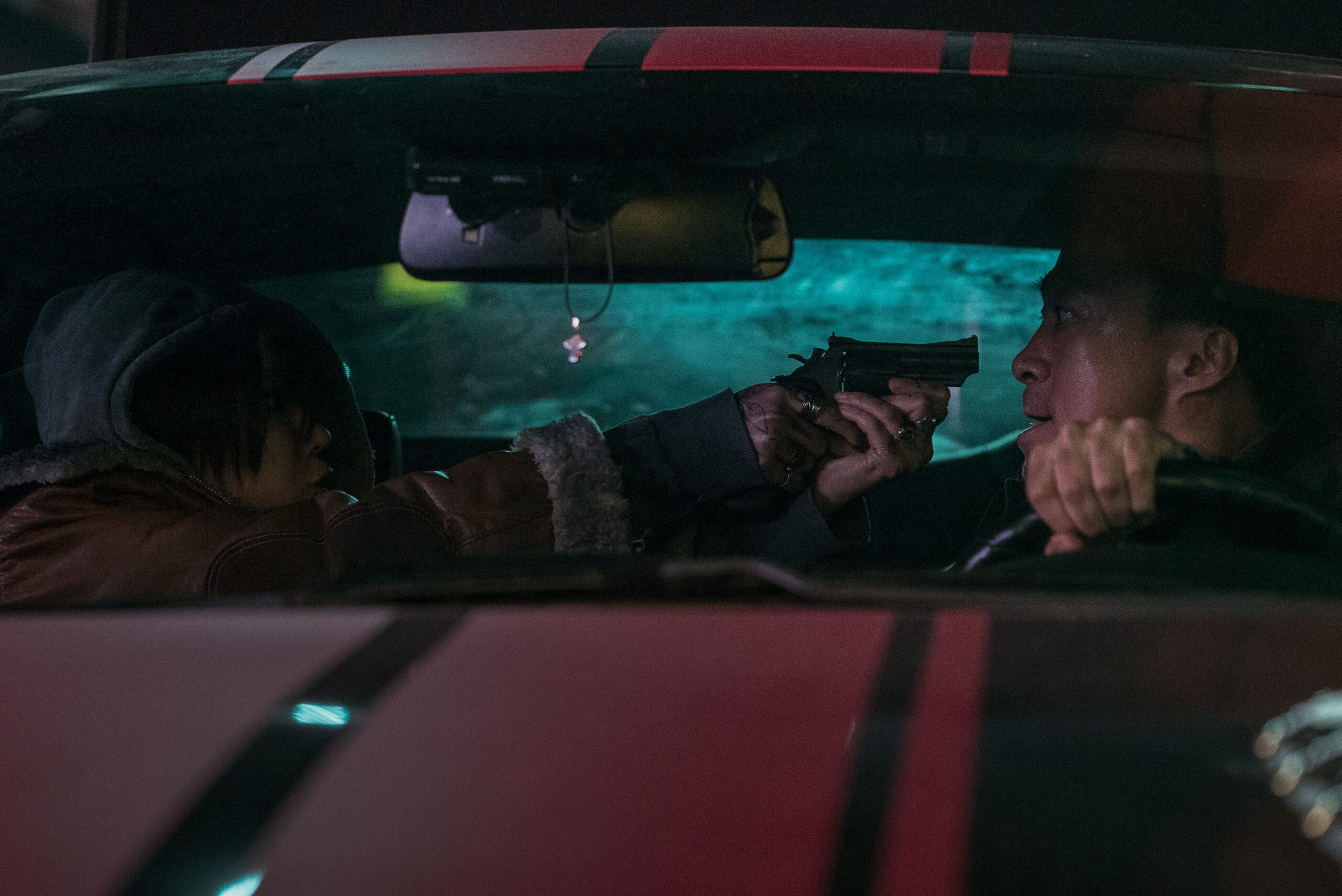 かつて相棒だった二人の刑事の行き着く先は——韓国ノワール『ビースト』予告編＆場面写真が解禁！ 白石和彌監督のコメントも到着