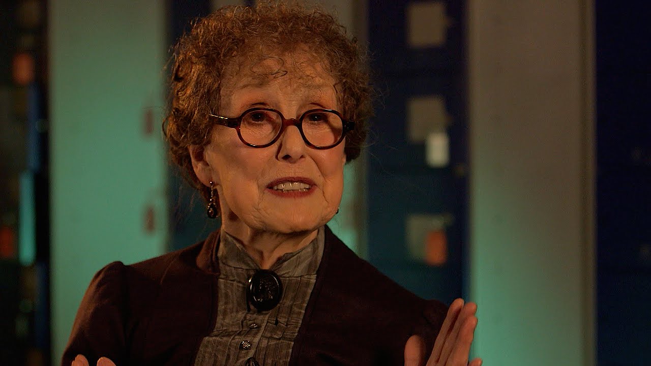 『SHERLOCK/シャーロック』のハドソン夫人役ユーナ・スタッブスが死去