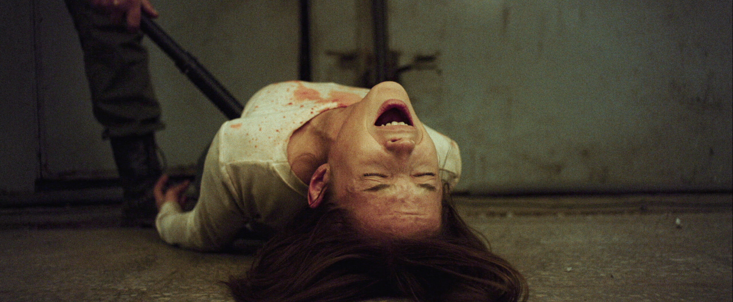 精神を崩壊させる禁断の人体実験!「シッチェス映画祭」上映作品『スリープレス・ビューティー』予告編&新写真公開