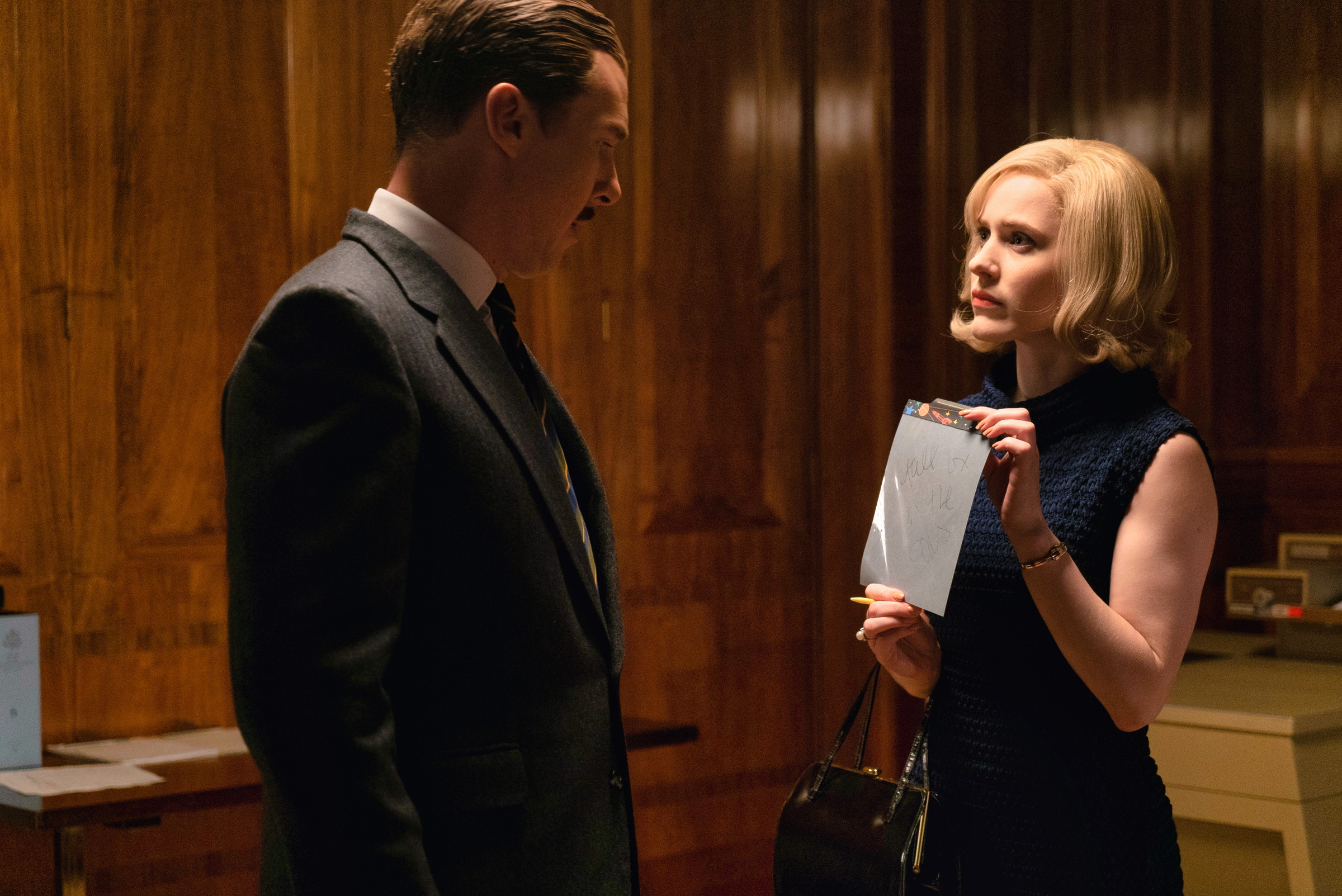 これが60年代のリアルな盗聴防止装置!『クーリエ:最高機密の運び屋』に登場するスパイツール写真が一挙公開