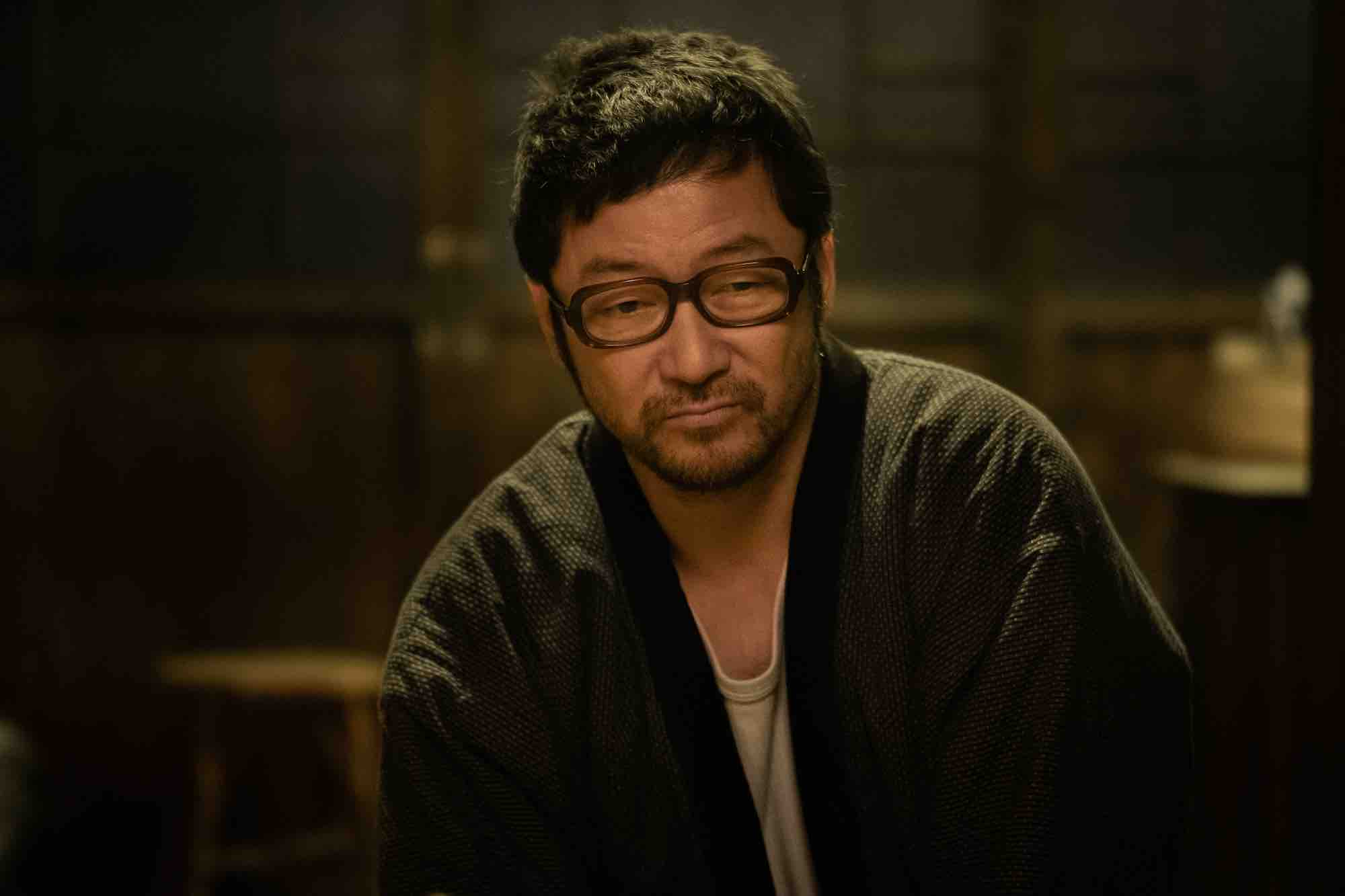 浅野忠信、ジョニー・デップと初共演! 水俣病の娘に深い愛を注ぐ父親を熱演する『MINAMATA』本編映像解禁