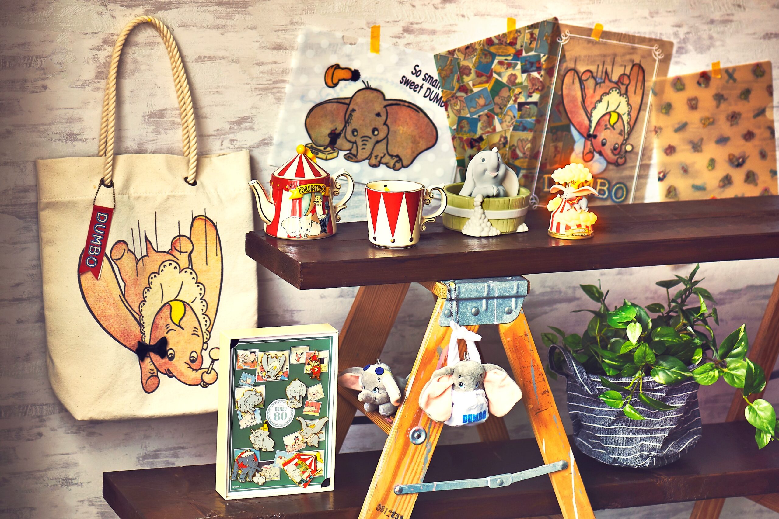 『ダンボ』公開80周年を記念した特別なアイテムがディズニーストアに登場