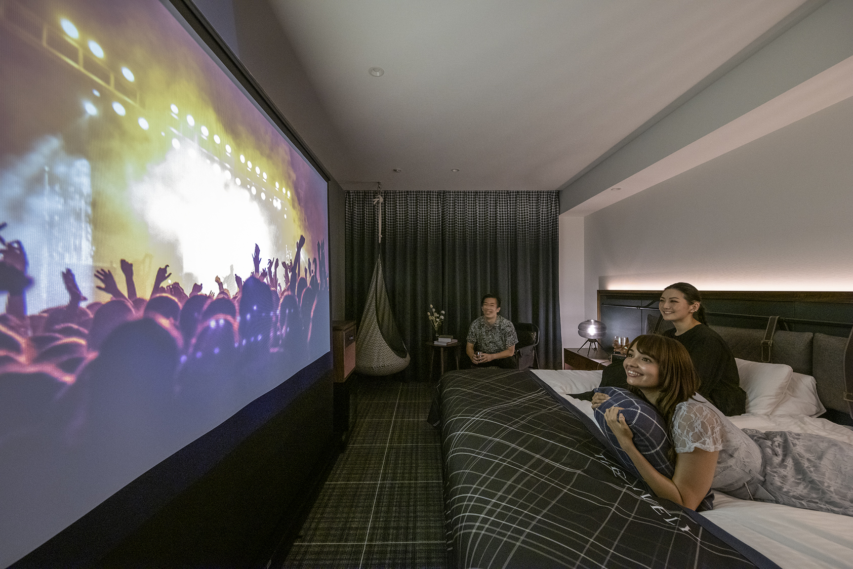 映画などの視聴に特化したコンセプトルーム 「シアターキング」が「THE LIVELY 東京麻布十番」に新登場