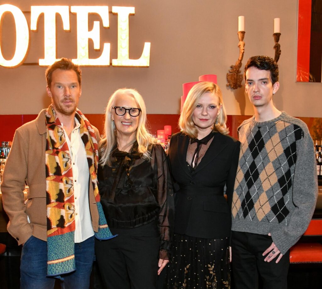 『パワー・オブ・ザ・ドッグ』のスクリーニングにキルスティン・ダンストがディオール着用で登場