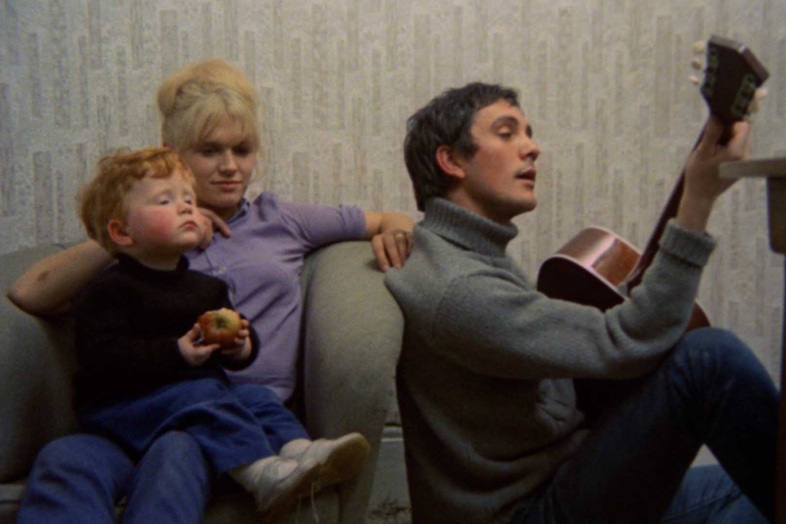 イギリスの名匠ケン・ローチ監督の長編デビュー作『夜空に星のあるように』リバイバル公開決定