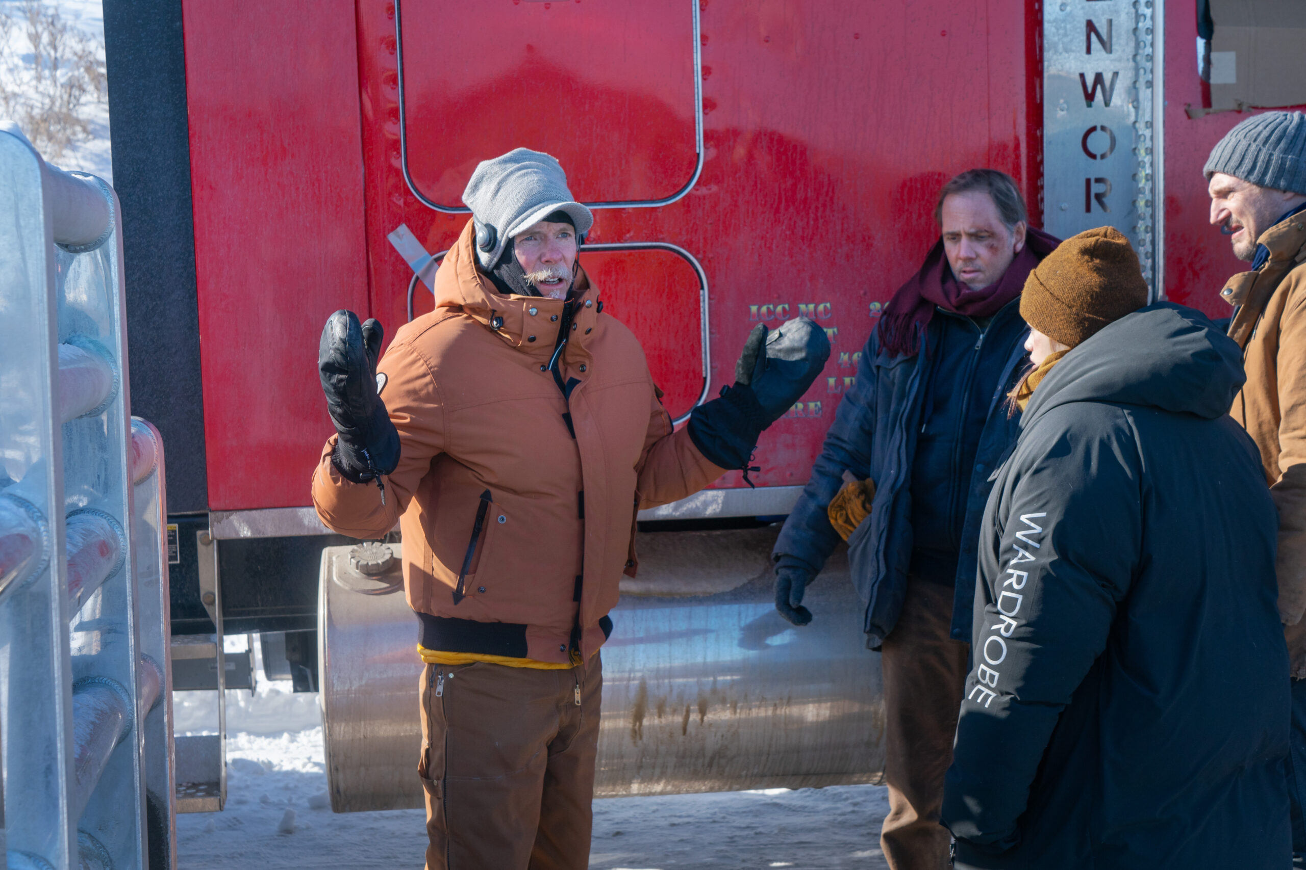 リーアム・ニーソン主演最新作『アイス・ロード』撮影秘話を監督が明かす「18輪トラックを使い本物の湖面で撮影した」