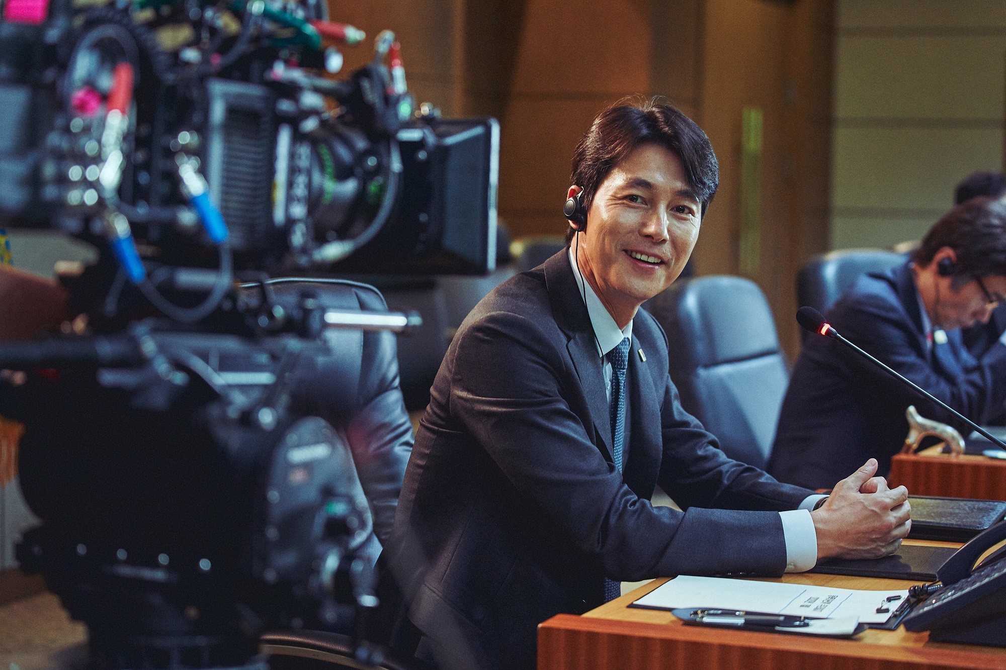 チョン・ウソン、クァク・ドウォンのチャーミングな笑顔も!『スティール・レイン』メイキング写真解禁