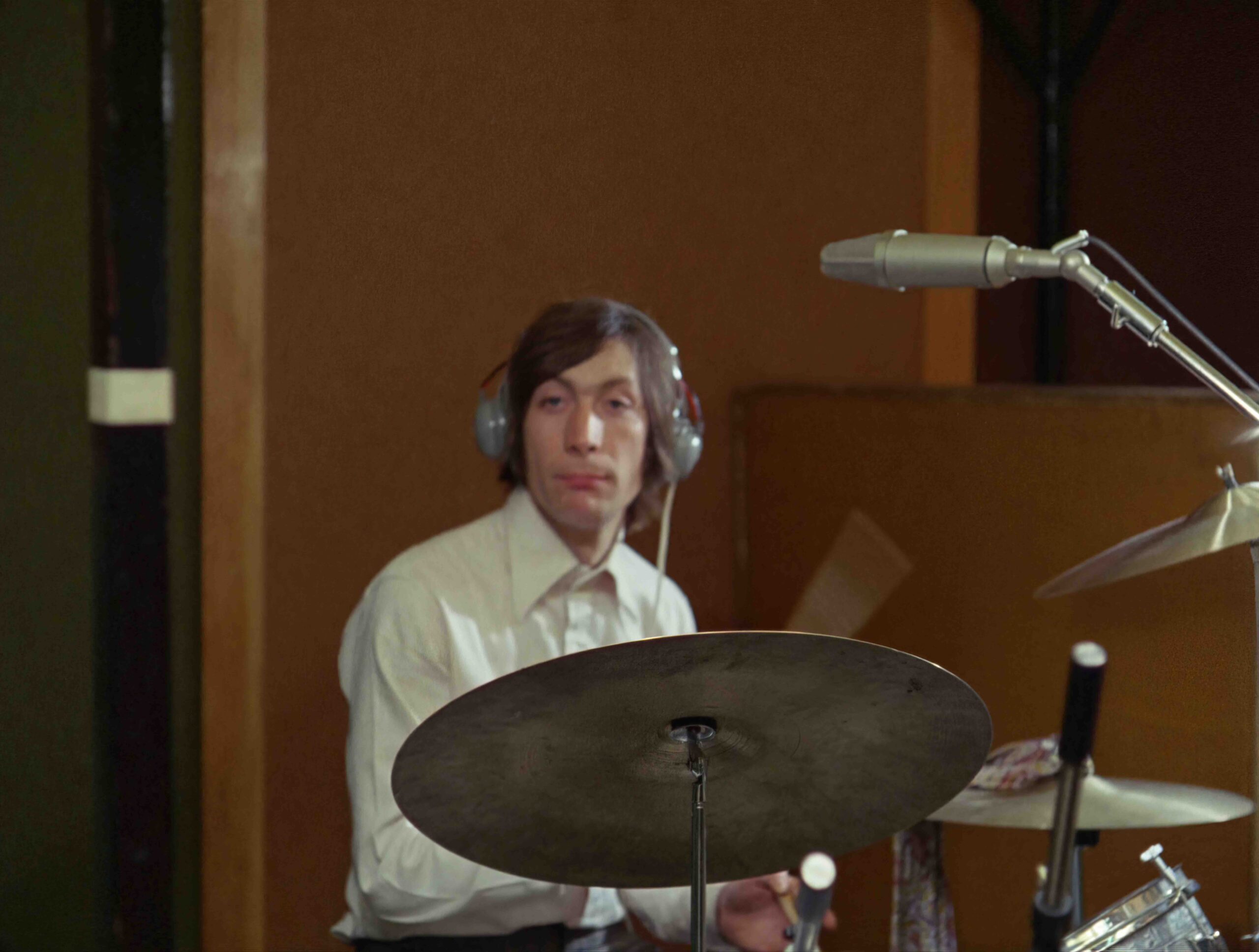 「ザ・ローリング・ストーンズ」のドキュメンタリー映画『ワン・プラス・ワン』追悼上映で再び脚光　世界最高峰のドラマー、チャーリー・ワッツとは