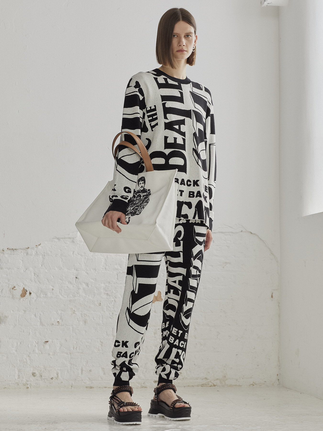 映画『ザ・ビートルズ:Get Back』×「ステラ マッカートニー」のポップアップストアが大阪で開催