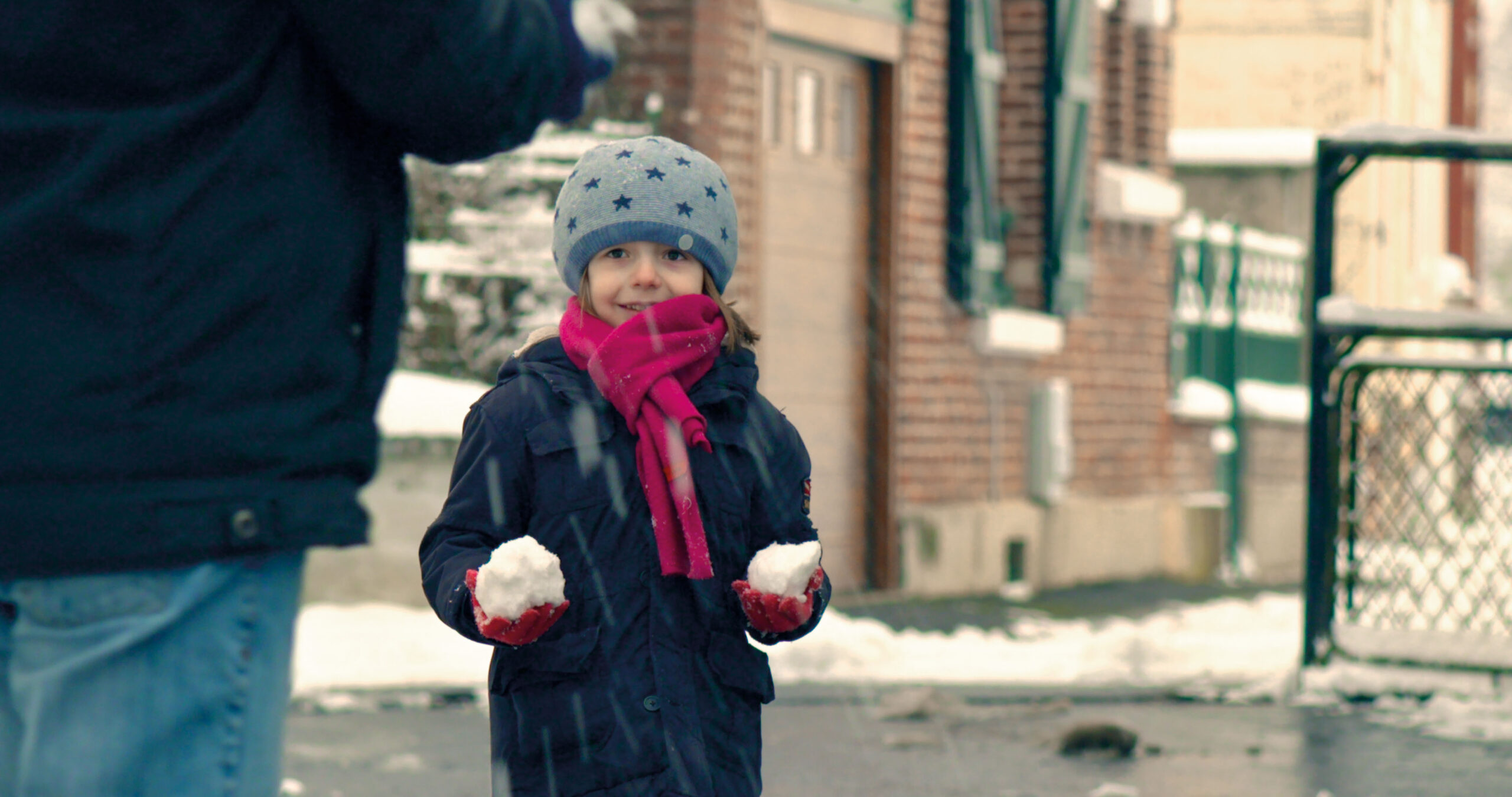 「女の子」として生きたい子どもが“本当の自分”でいられる貴重な時間を捉えた『リトル・ガール』本編冒頭映像解禁