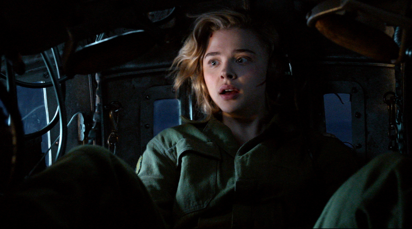 クロエ・グレース・モレッツが爆撃機内で謎の生物と遭遇! 主演最新作『シャドウ・イン・クラウド』特報映像が解禁