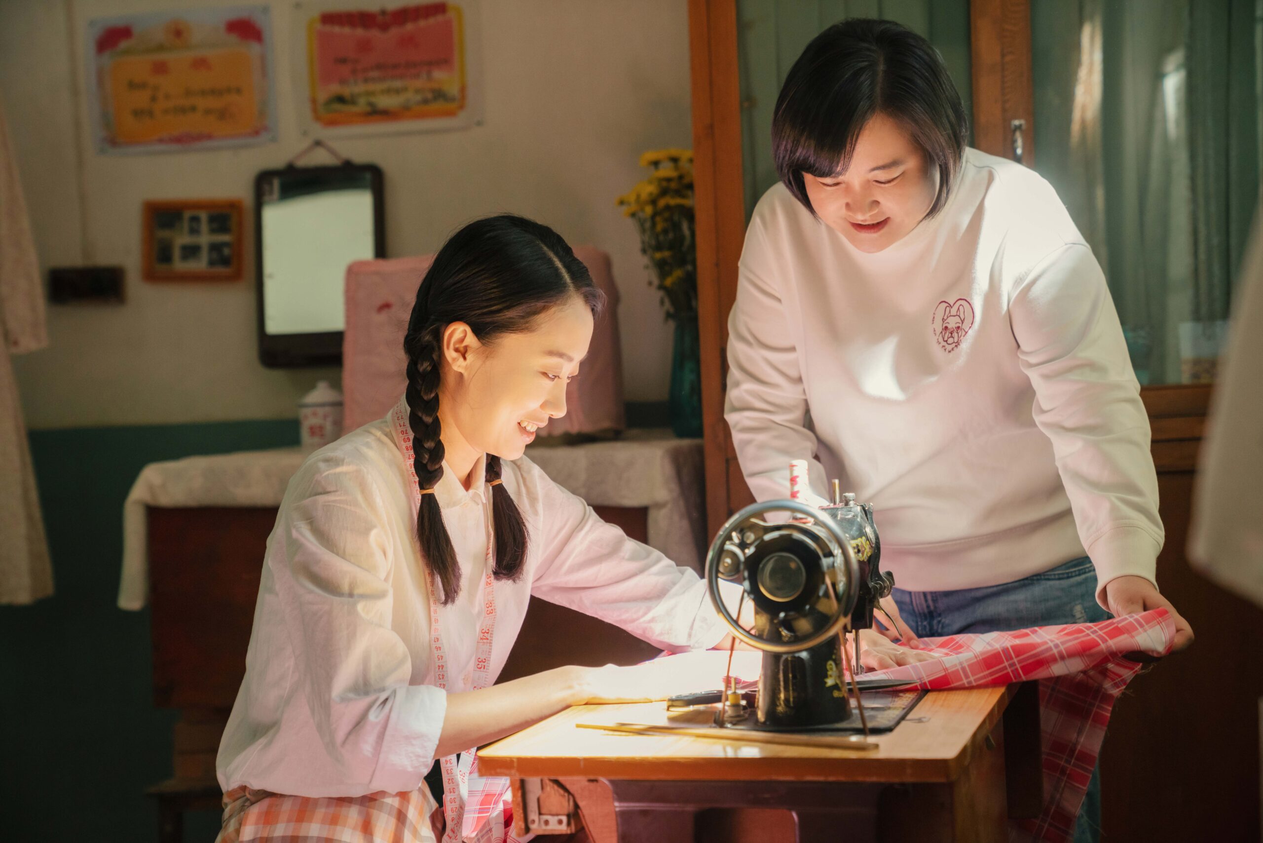 中国で知らぬ人はいない名コメディエンヌの監督・女優としての表情を捉えた『こんにちは、私のお母さん』メイキング動画が解禁