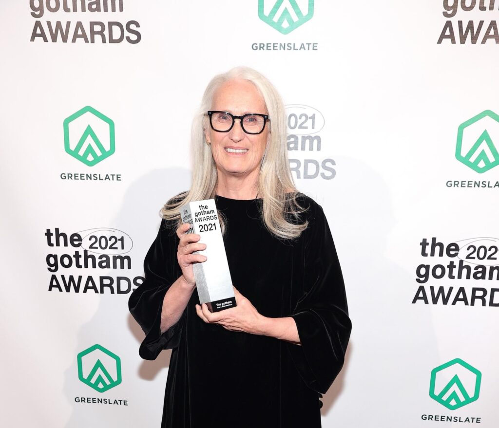 『パワー・オブ・ザ・ドッグ』のジェーン・カンピオン監督がディオール着用でゴッサム賞に出席