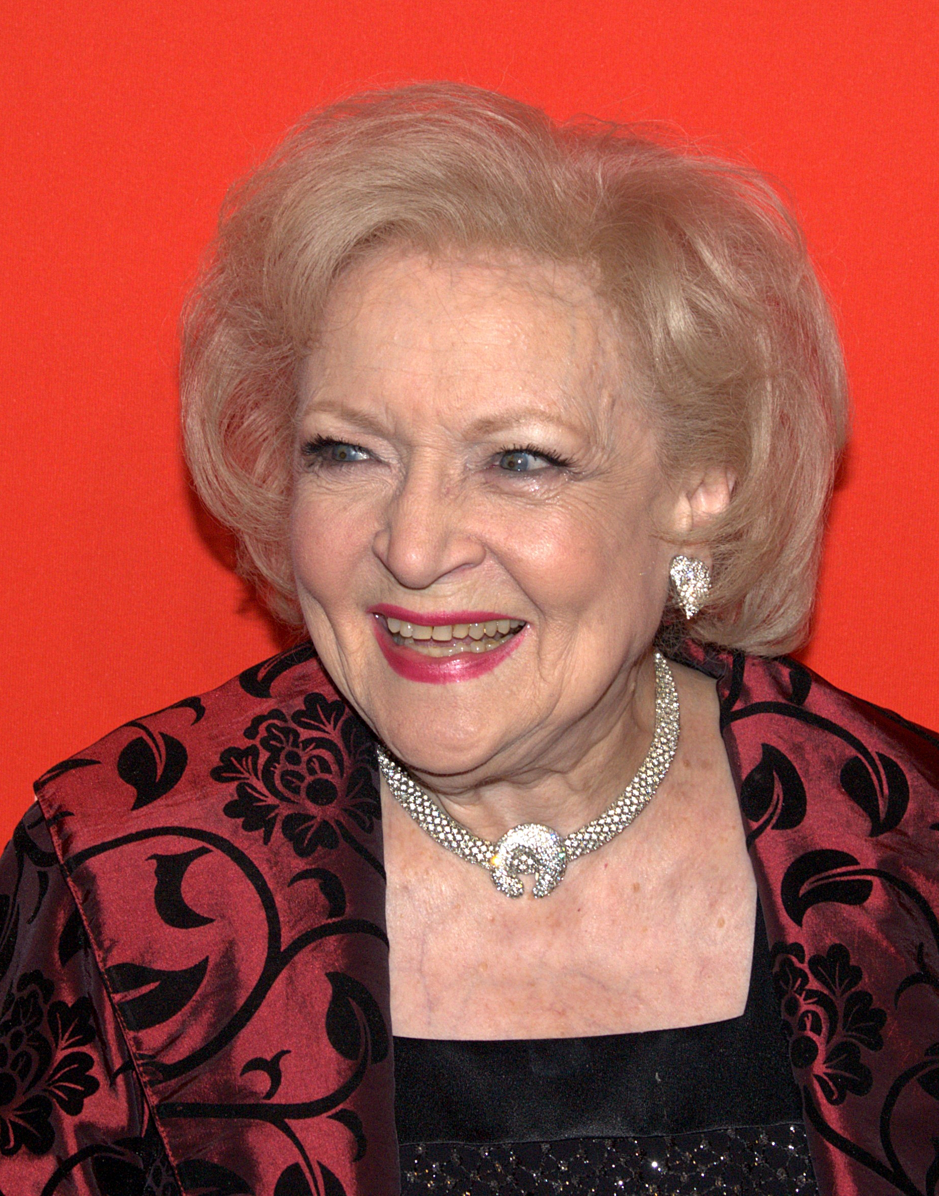 米テレビ界のレジェンド、ベティ・ホワイトが100歳の誕生日を目前に死去