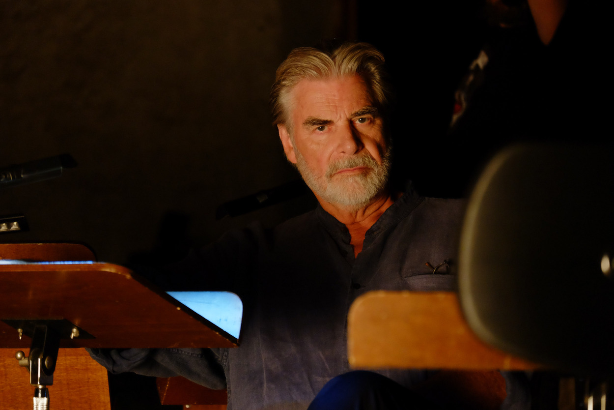 世界の映画ファンが涙した“悪ふざけお父さん”トニ・エルドマンが今度は“カリスマ指揮者”に!『クレッシェンド 音楽の架け橋』新場面写真解禁