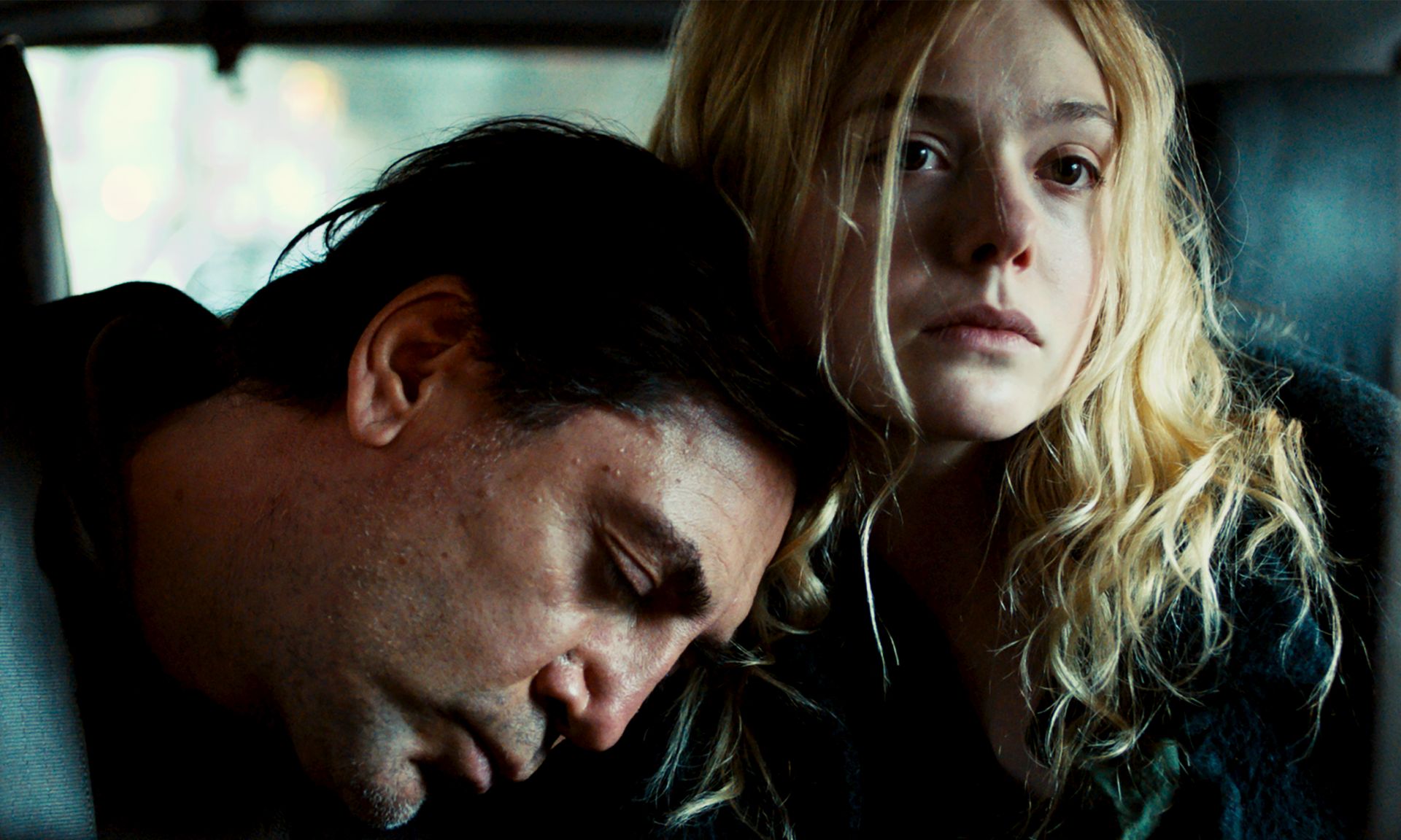 オスカー俳優ハビエル・バルデムが名演で魅せる『選ばなかったみち』本編映像解禁　“記憶が薄れていく父”が見ている光景とは？