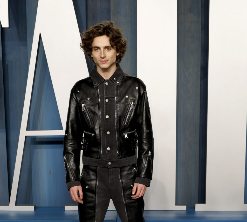 ティモシー・シャラメが第94回アカデミー賞アフターパーティーでアレキサンダー・マックイーンを着用