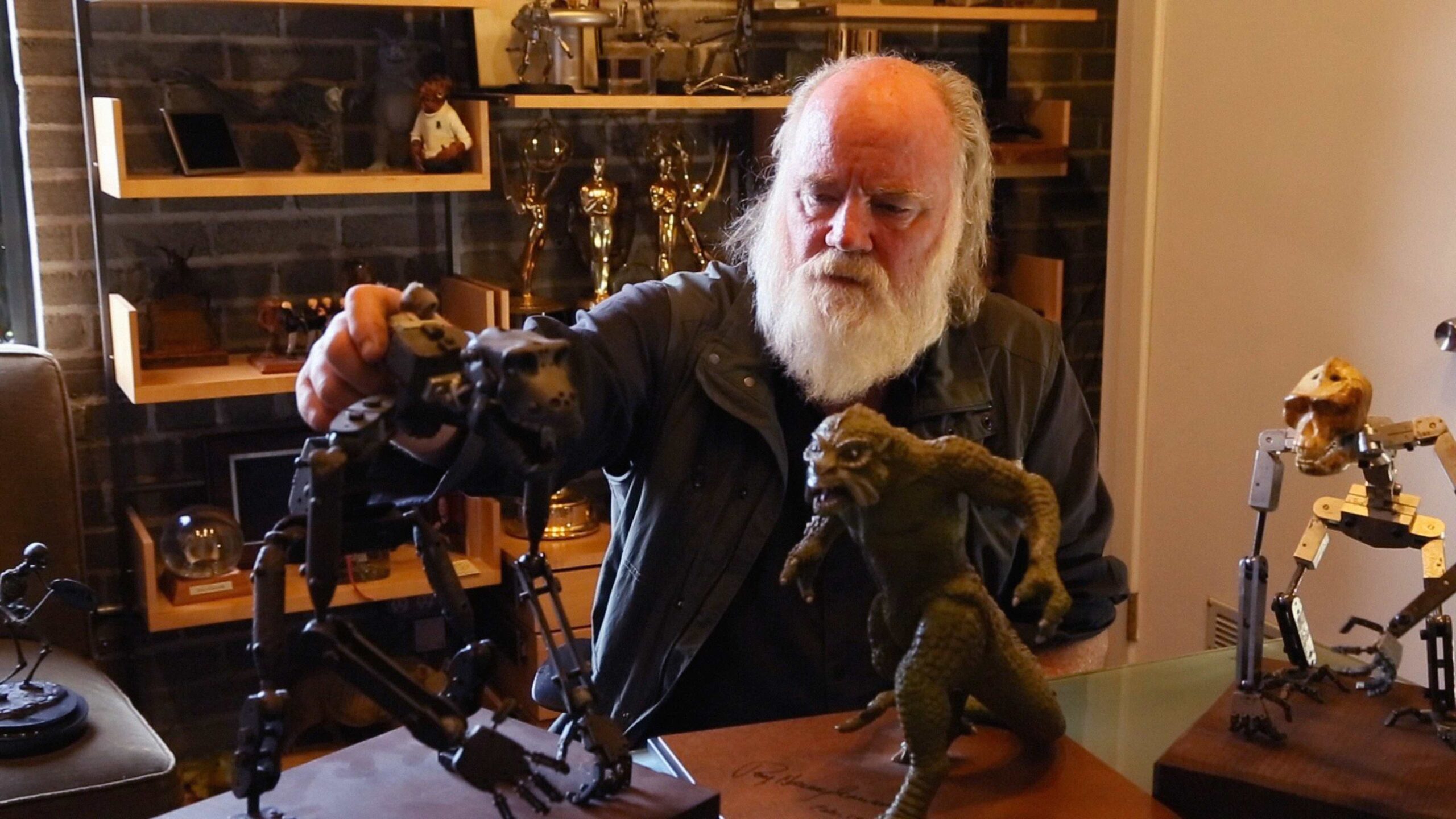 巨匠フィル・ティペット、リック・ベイカーらが登場! ハリウッドの“職⼈”の仕事に迫る『クリーチャー・デザイナーズ』公開決定&予告編解禁