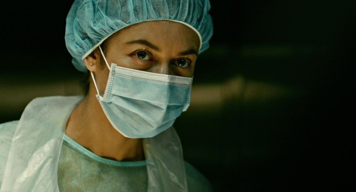 医師としてのシーンを代役なしで演じきったオルガ・キュリレンコの手さばきに注目!『バニシング:未解決事件』本編映像解禁