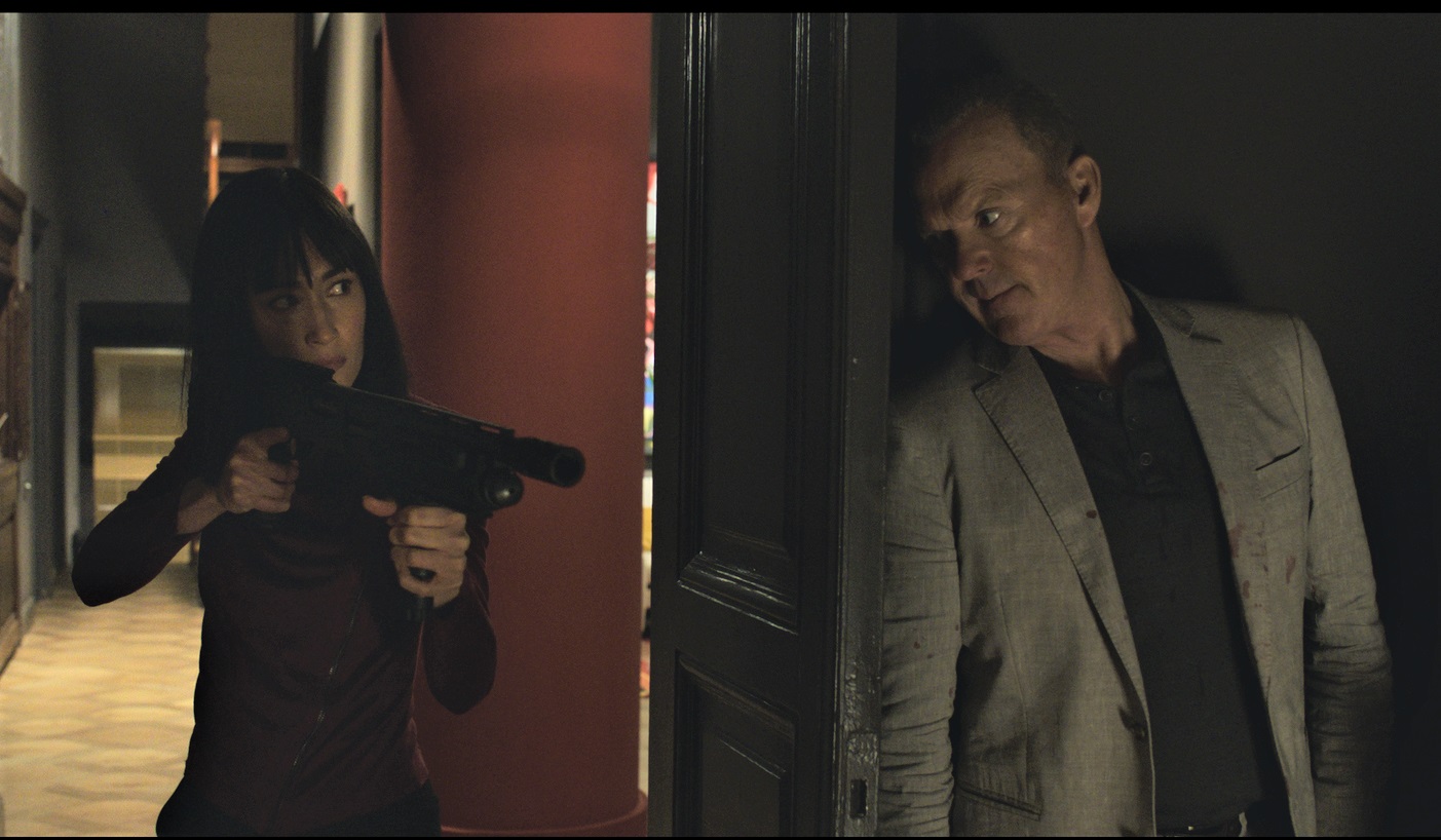 最強暗殺者マギー・Q vs マイケル・キートン!『007』監督が放つキリングアクション『マーベラス』死闘シーン映像解禁