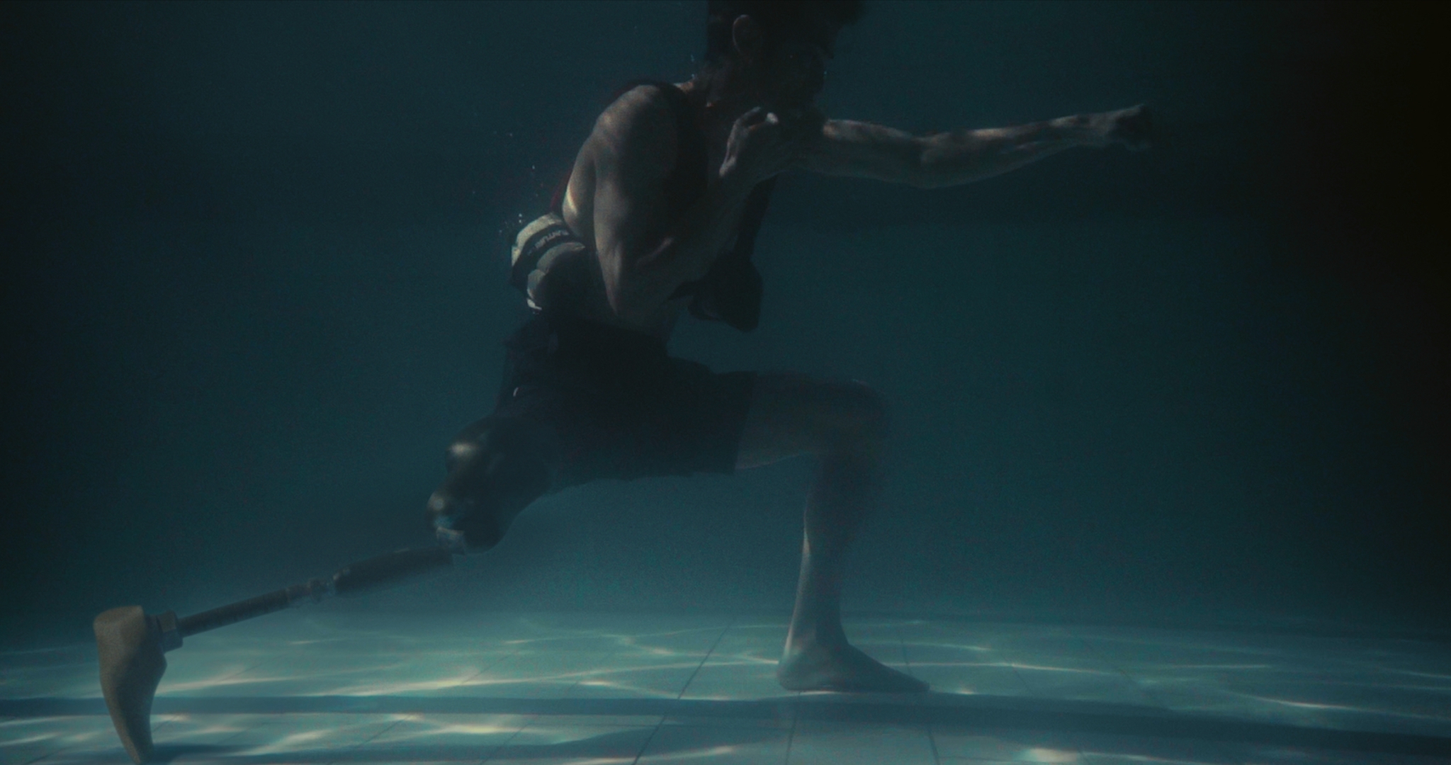 SNSで絶賛の声続々『義足のボクサー GENSAN PUNCH』激烈なボクシングの練習風景を捉えた本編映像解禁