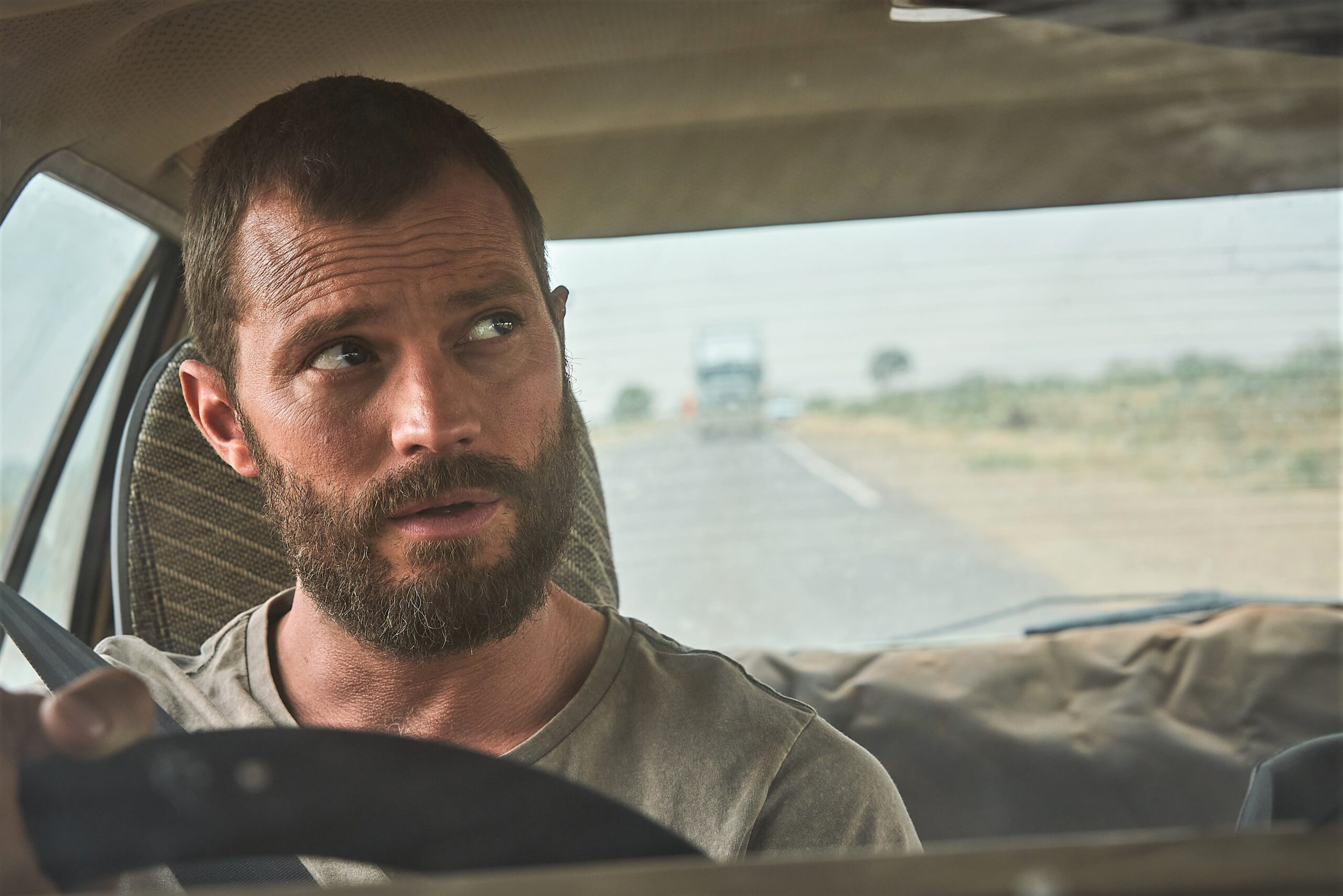 ジェイミー・ドーナン主演『ザ・ツーリスト 俺は誰だ?』エミー賞と並ぶ世界的テレビ作品コンクールにて三冠達成