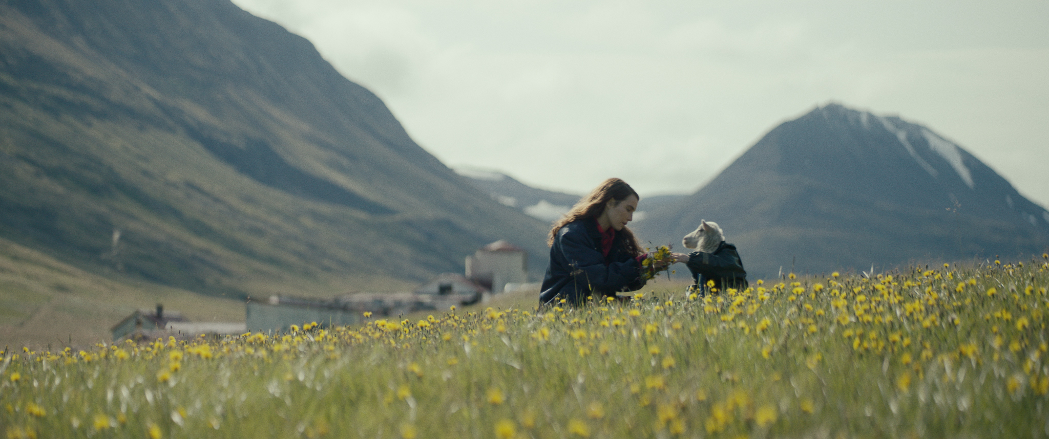アダと名付けられた“羊ではない何か”の写真も初披露! 衝撃作『LAMB/ラム』新場面写真11点一挙解禁