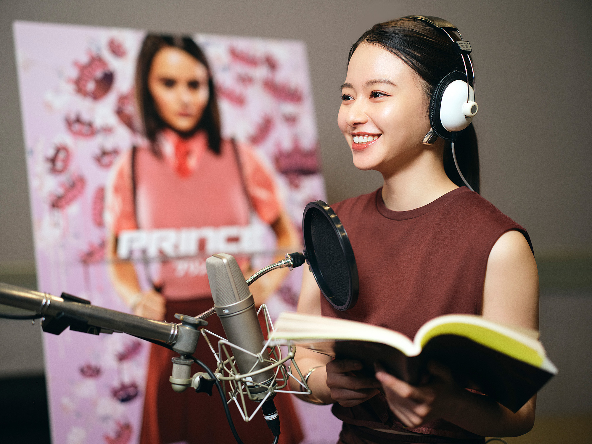 山本舞香、ハリウッド映画『ブレット・トレイン』で声優初挑戦! ブラッド・ピットを翻弄する謎の女子学生役に