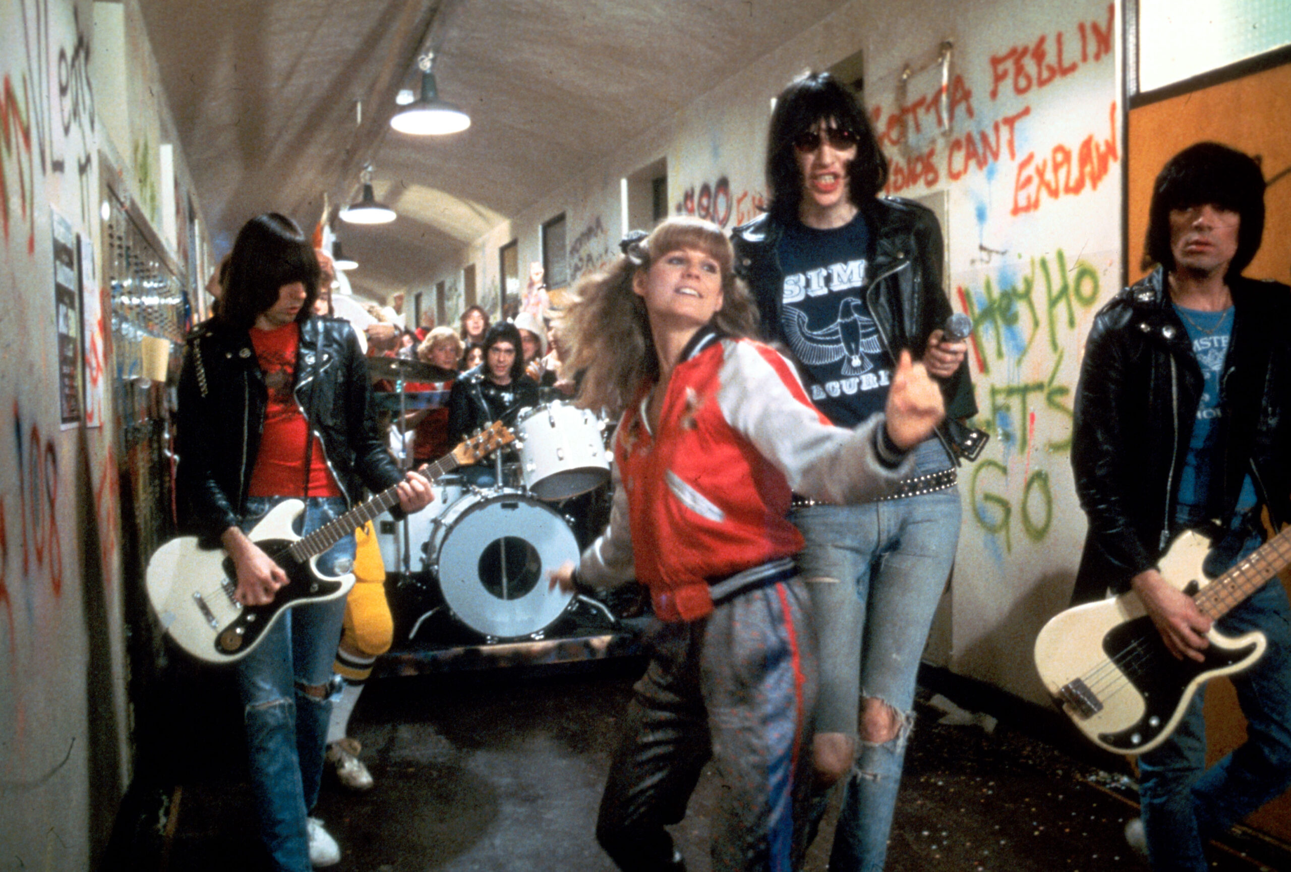 ロジャー・コーマン製作総指揮、ラモーンズが唯一出演したロック映画の決定版『ロックンロール・ハイスクール』9月23日公開決定