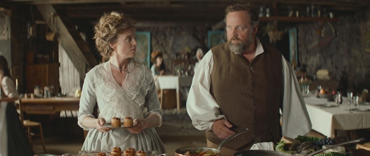 “食欲の秋”にミニシアターランキングで堂々初登場1位! 世界初のレストラン誕生を描く『デリシュ!』本編映像解禁