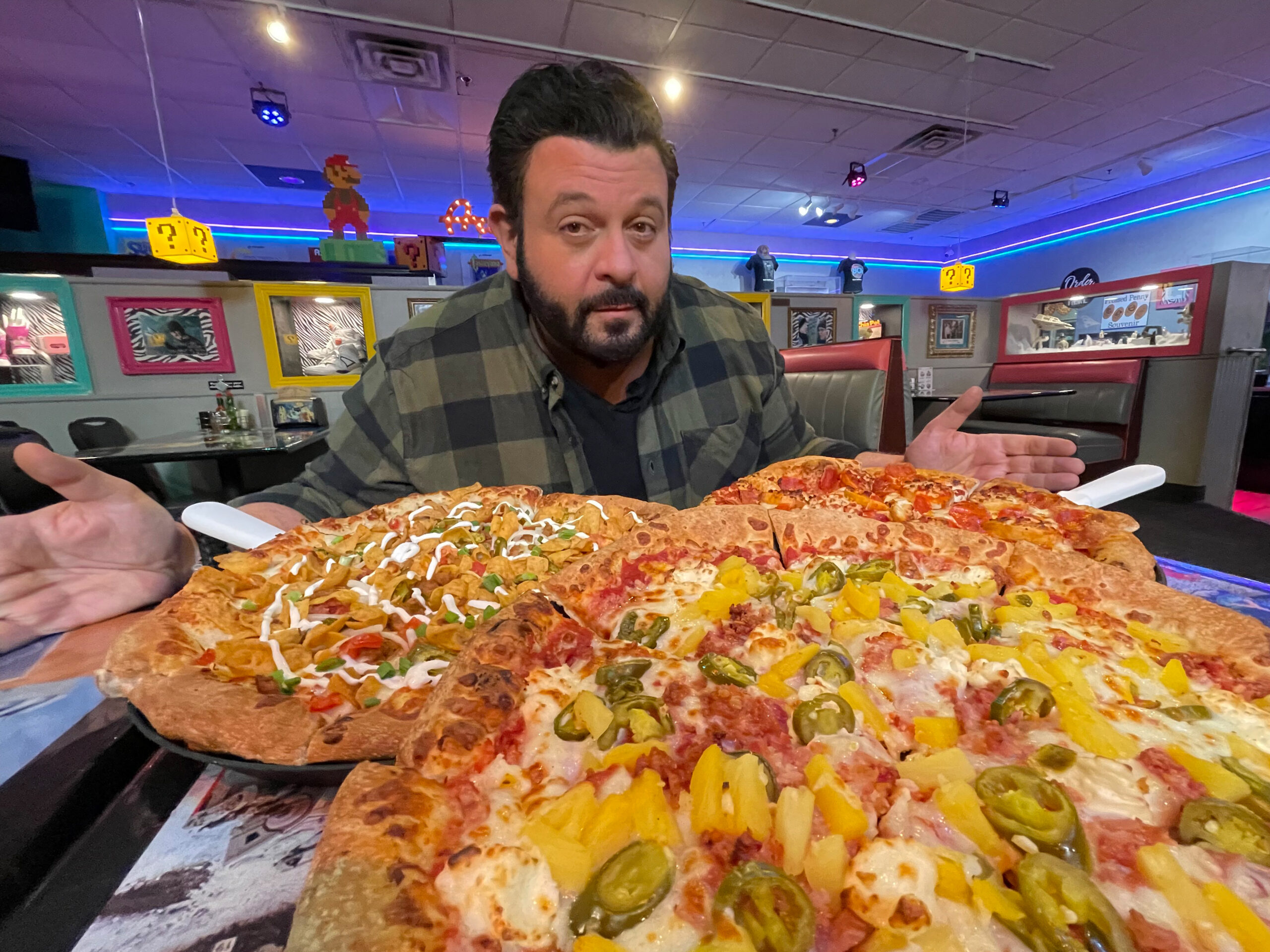 80年代の幻の食品を発掘するフードドキュメンタリー『アダムの80sを食べつくせ!』本日9月9日より配信開始&本編未収録の特別映像解禁