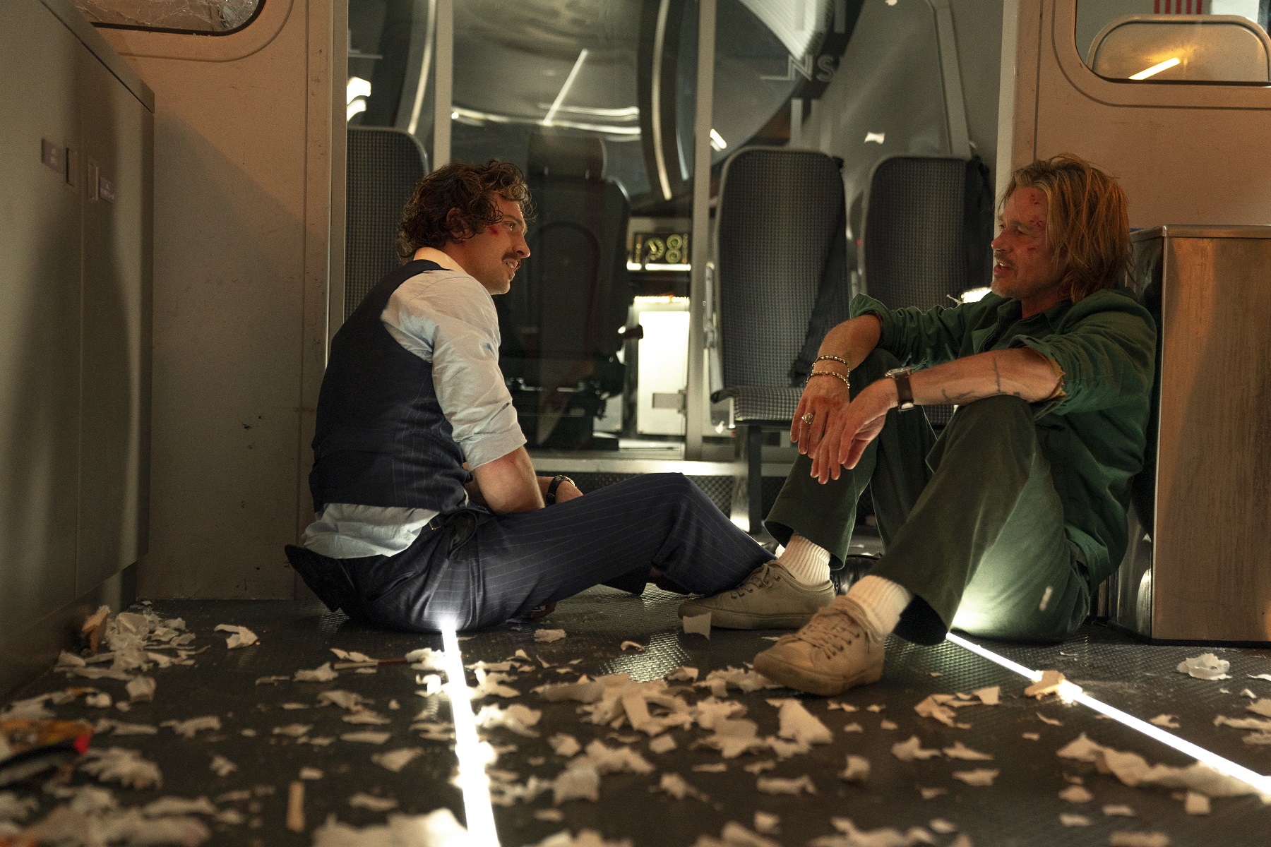 ブラッド・ピット、“モモもん”との本気バトル後に思わず笑顔！『ブレット・トレイン』貴重な舞台裏をたっぷり収めた特別メイキング映像解禁