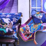 魔法のじゅうたんの名シーンを描き起こし! 映画『アラジン』公開30周年記念第2弾アイテムが10月2日より順次発売