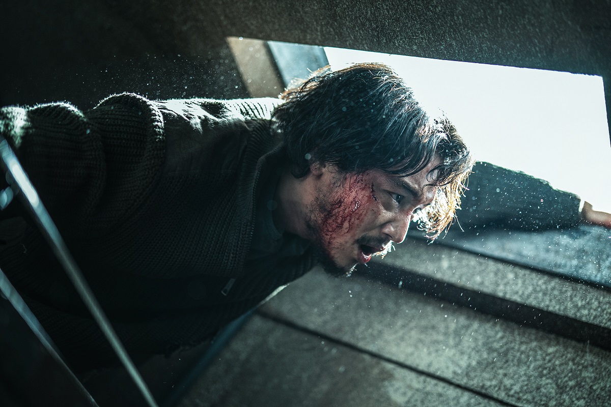 元刑事と振り込め詐欺犯が壮絶な一騎打ち! ピョン・ヨハンとキム・ムヨルが激突する『声/姿なき犯罪者』アクションシーン映像解禁