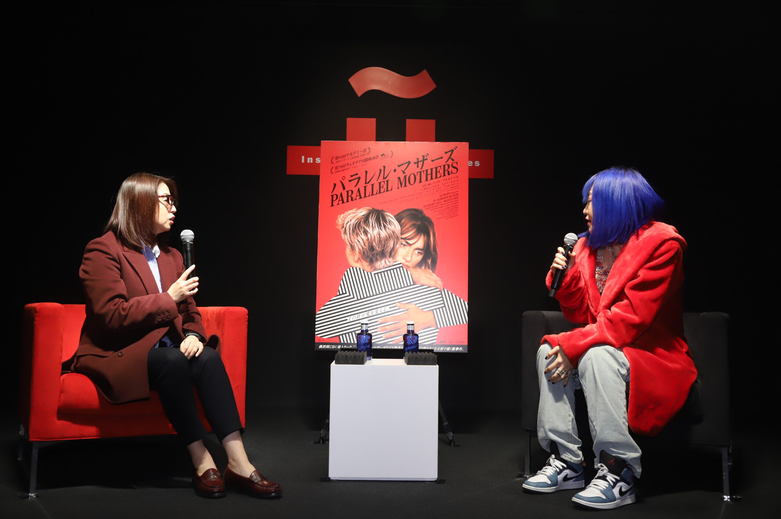 映画『パラレル・マザーズ』トークショーに山崎まどかとNeoL編集長・桑原亮子が登壇「アルモドバル監督が描く母親像は型にはまらず自由」