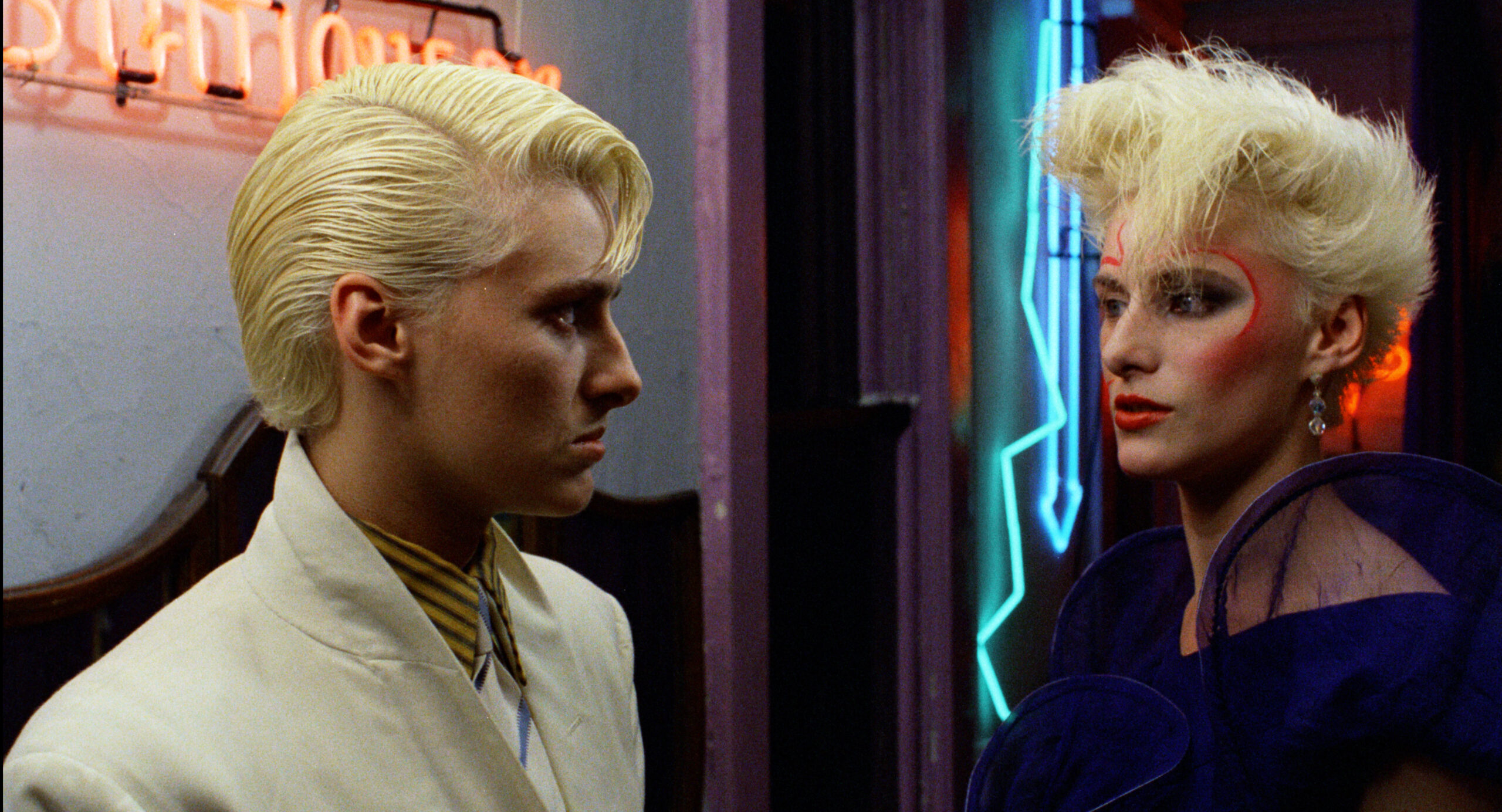 「奇想天外映画祭2022」で話題騒然となったカルト作『リキッド・スカイ』が1週間の緊急アンコール公開決定