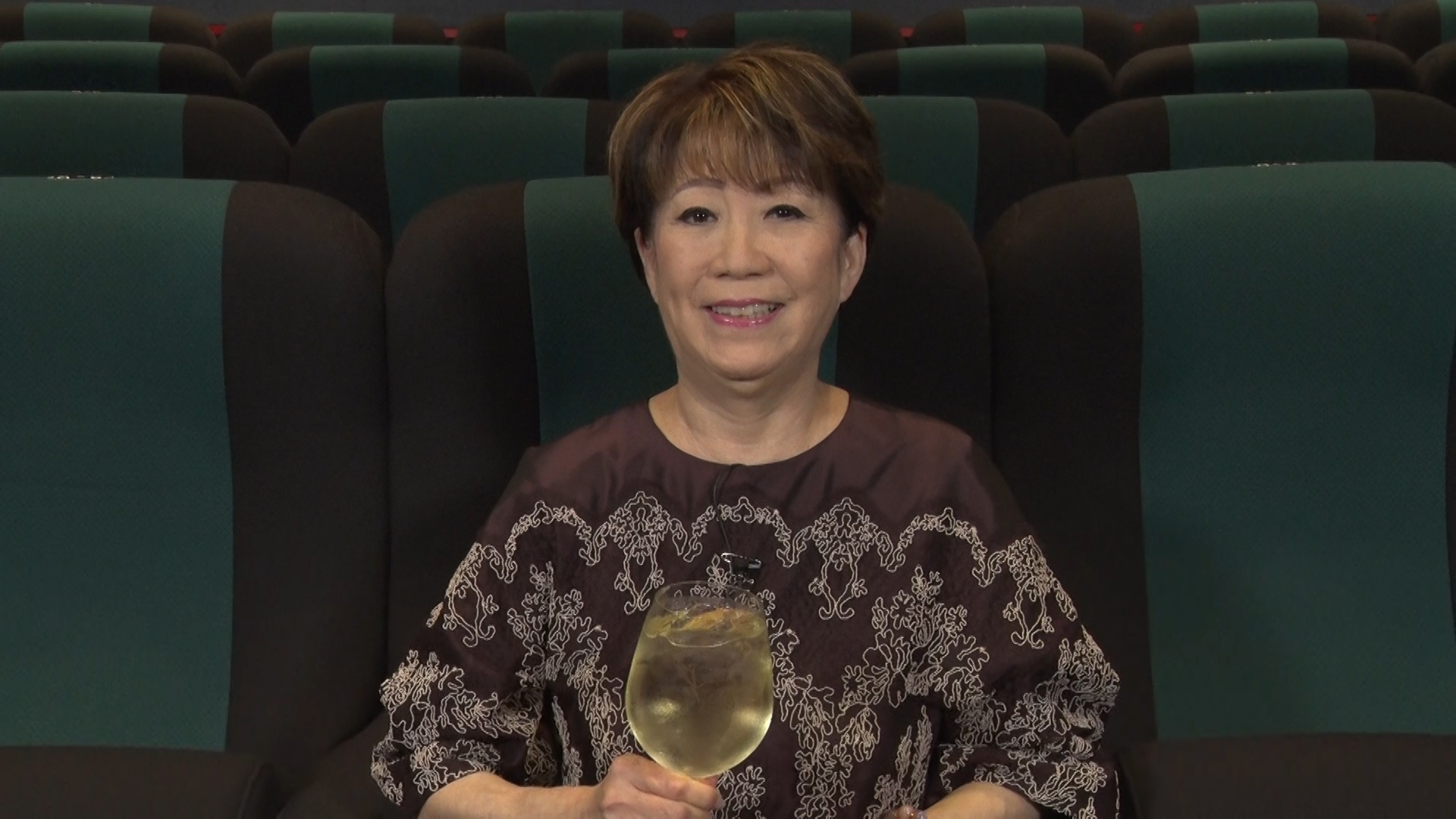 住宅被害を語るならこの人! わずか一か月で自宅を失った女優・仁支川峰子は映画『奈落のマイホーム』をどう見た?