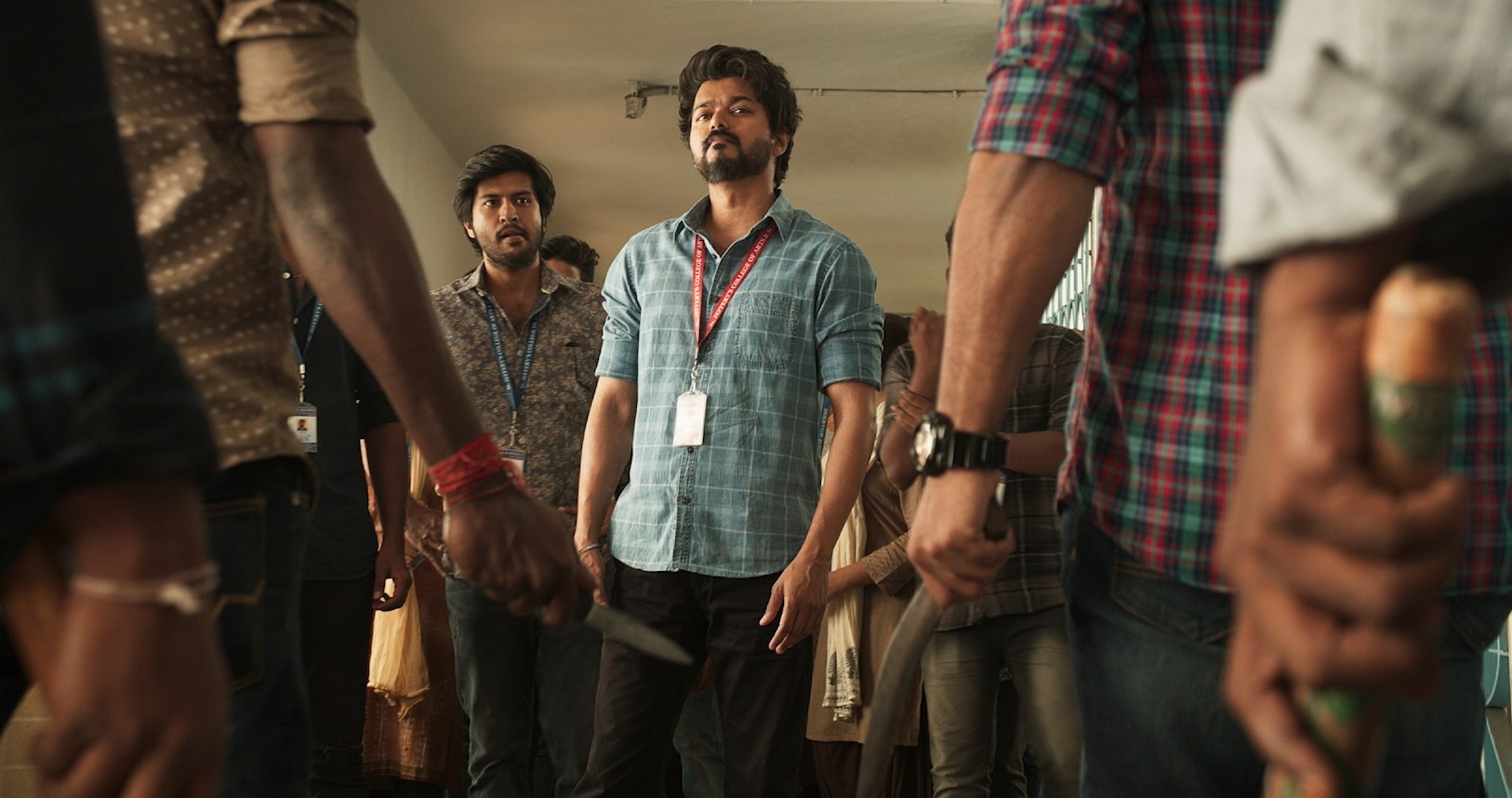 「みんなまとめて更生だ！」ヴィジャイが極悪少年院に殴り込む教師を熱演『マスター／先生が来る！』予告編＆場面写真が解禁