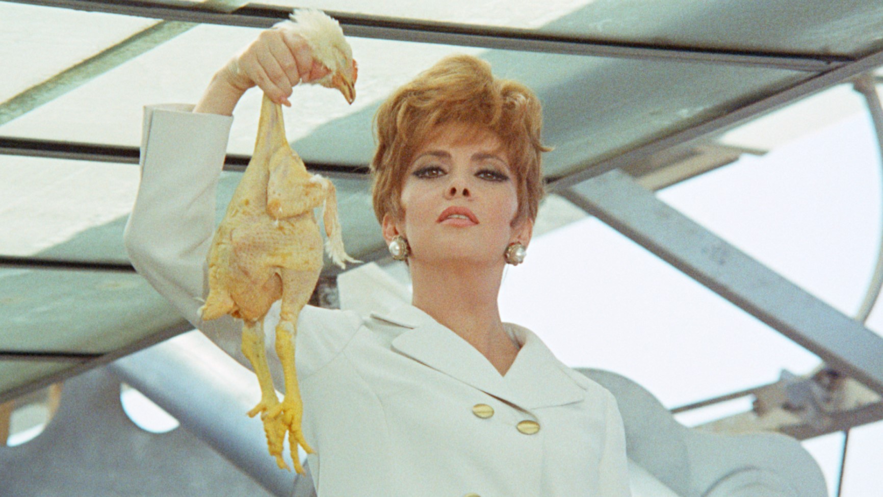 気高くセクシー! 大女優ジーナ・ロロブリジーダの『殺しを呼ぶ卵』特別映像解禁 一部劇場で「たま卵クッキー」などのグッズ販売決定