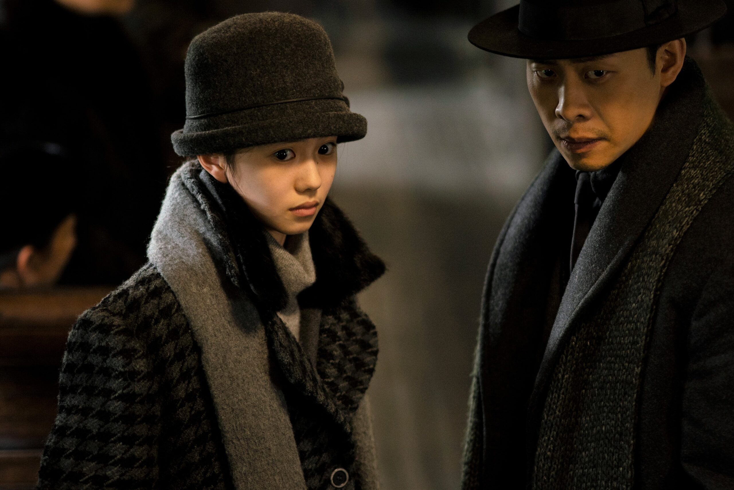 巨匠チャン・イーモウ監督が初めて挑む“予測不能”のスパイ・サスペンス『崖上のスパイ』予告編完成