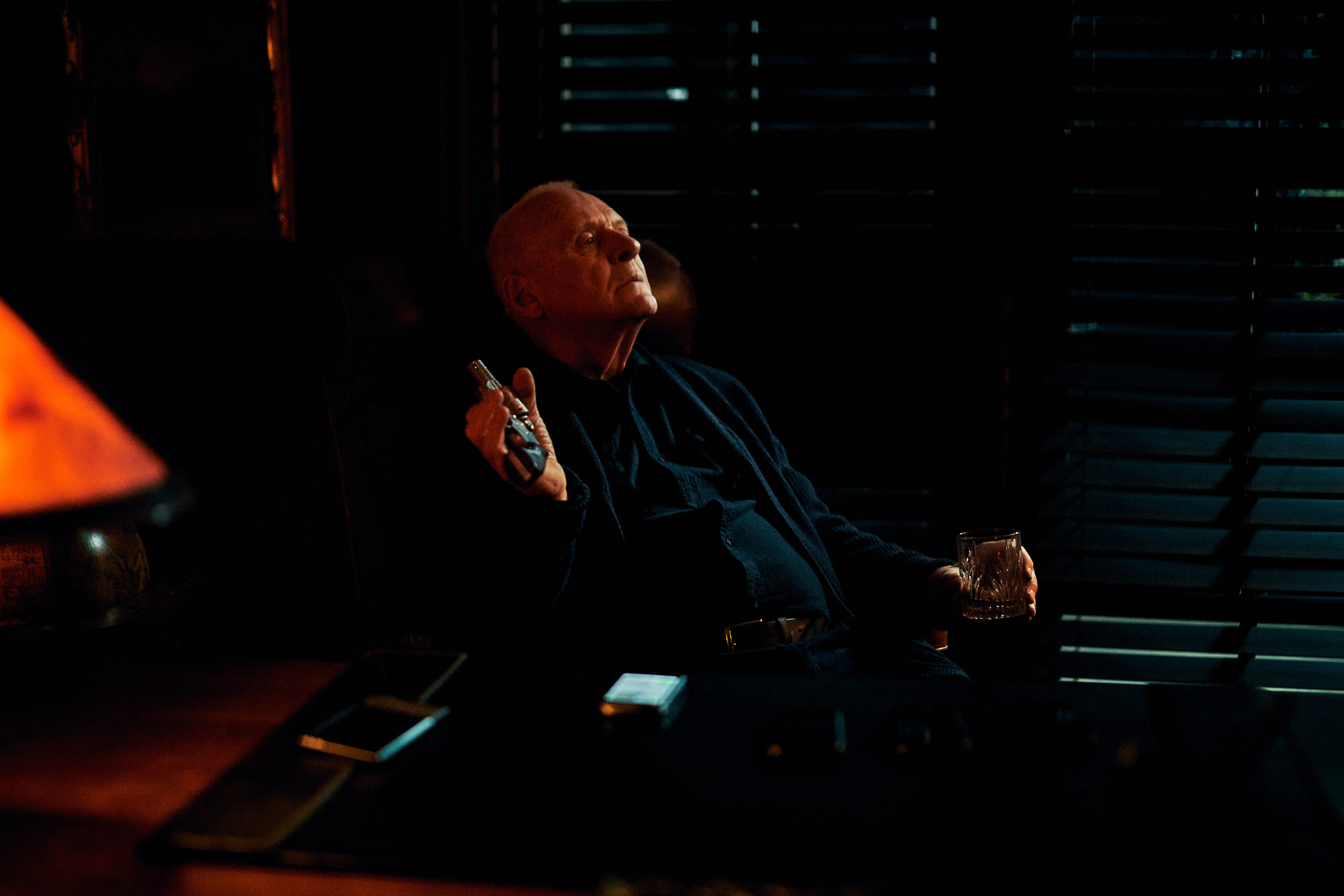 名優アンソニー・ホプキンスが狂気の悪役に!『アサシン・ハント エージェント:ゼロ』予告編&ポスタービジュアルが解禁