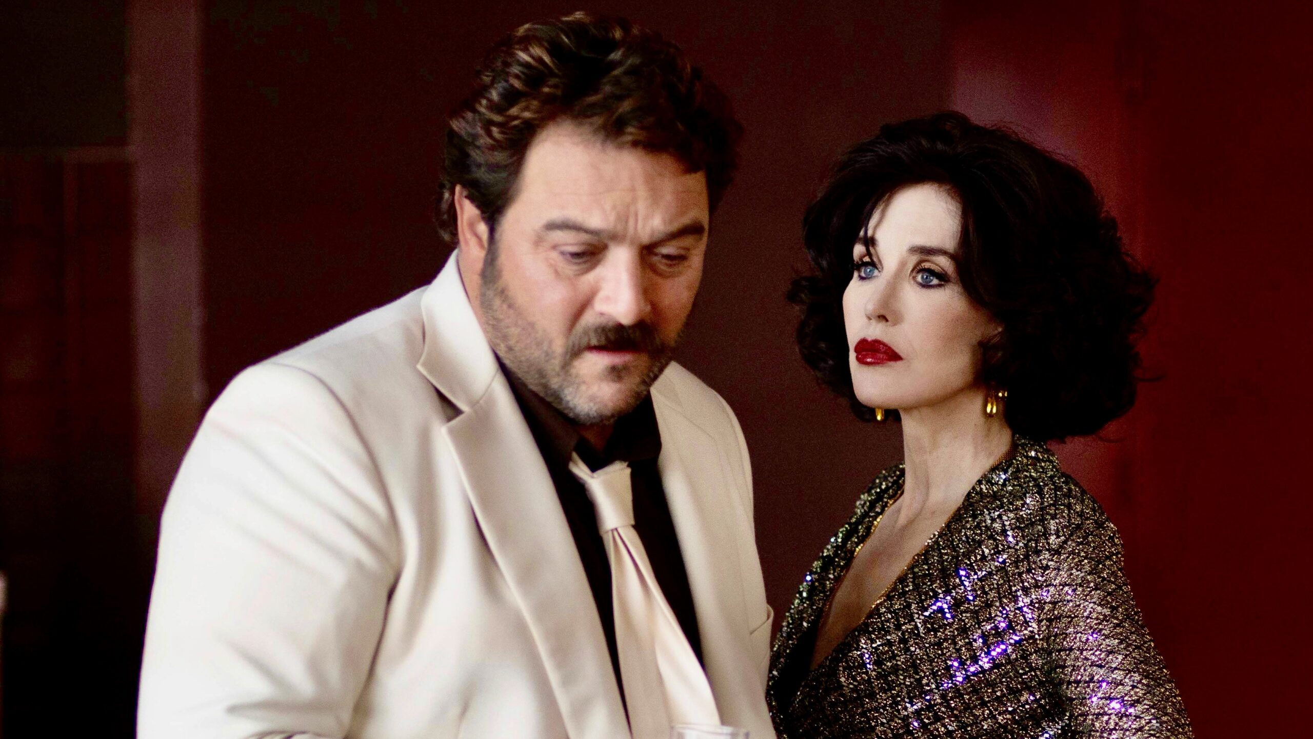 名匠フランソワ・オゾンがイザベル・アジャーニと初タッグを組んだ最新作『Peter Von Kant』が邦題『苦い涙』として6月2日公開決定