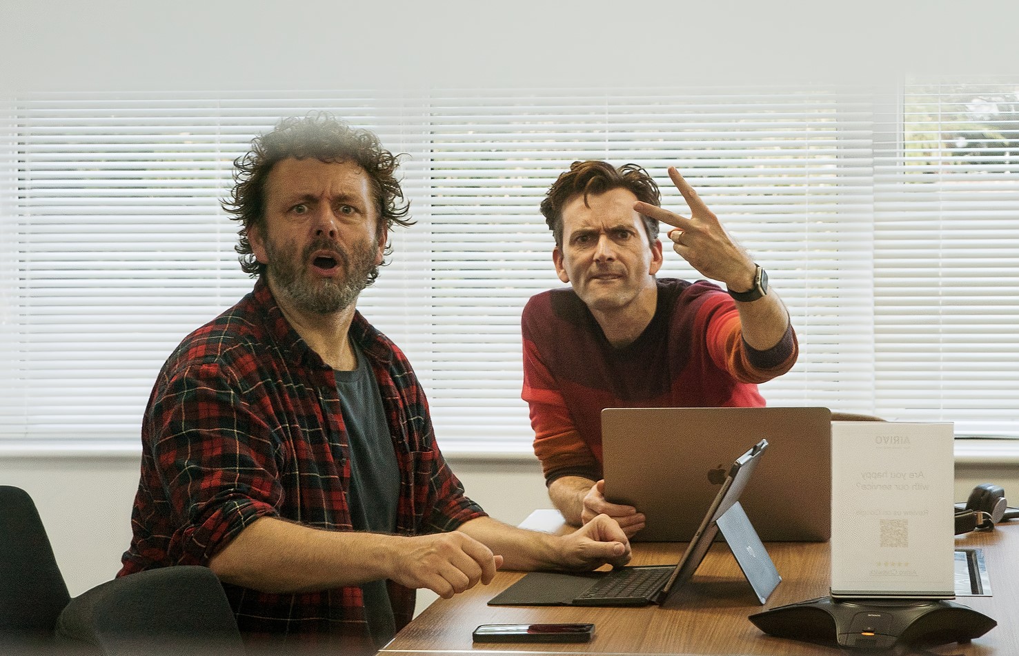 デヴィッド・テナント&マイケル・シーン出演『ステージド3 俺たちの舞台、もうおしまい⁉』3月13日より配信決定&爆笑必至の特別映像解禁