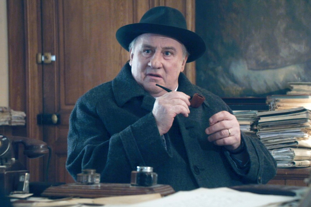 パイプがトレードマークのメグレ警視がなぜ禁煙?『メグレと若い女の死』本ビジュアルポスター完成&本編映像解禁