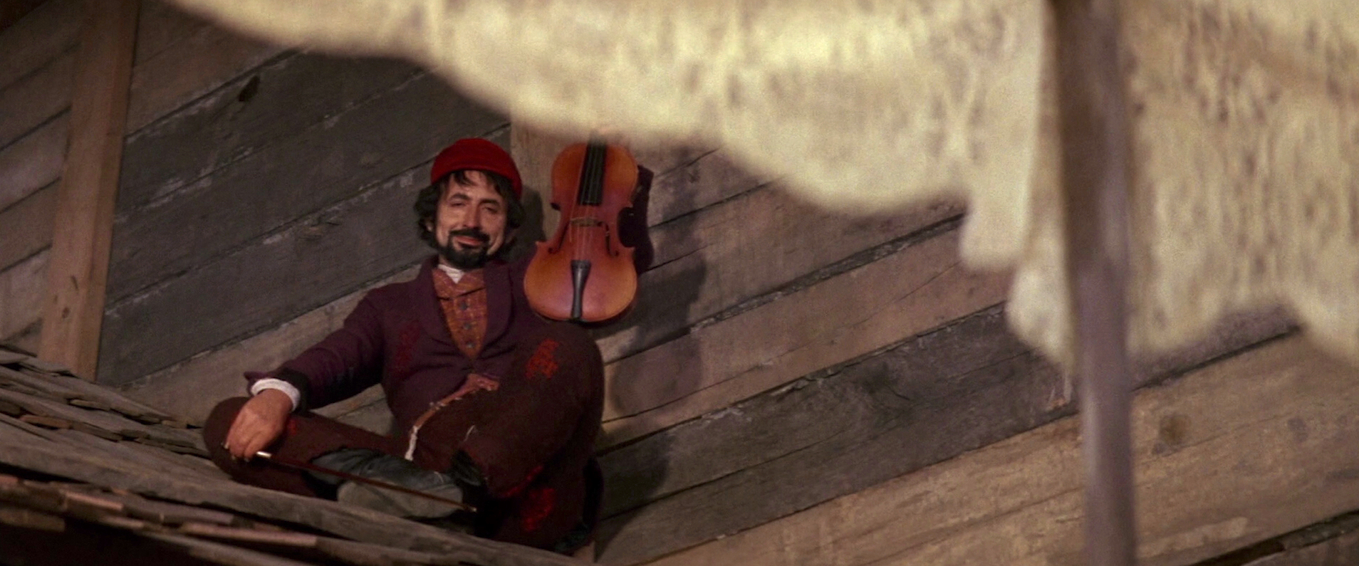 「人生にはバイオリン弾きが必要」名作ミュージカルの誕生秘話をジョン・ウィリアムズらが明かす『屋根の上のバイオリン弾き物語』予告編解禁